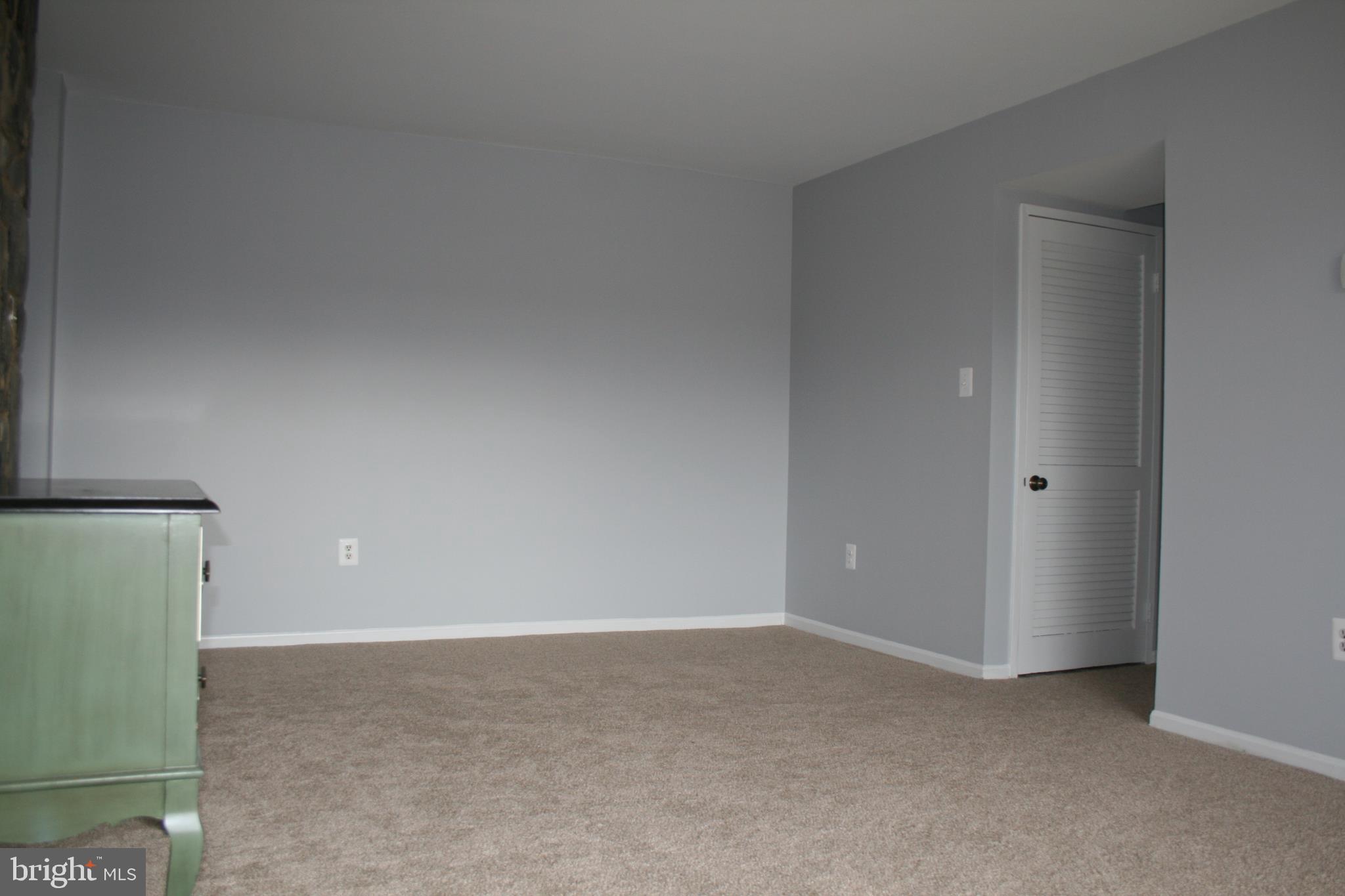 HAWTHORNE VILLAGE - Residential Lease