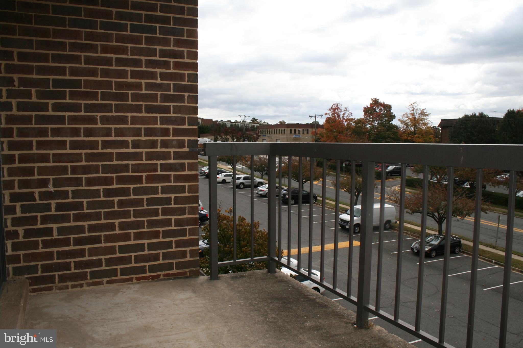 HAWTHORNE VILLAGE - Residential Lease