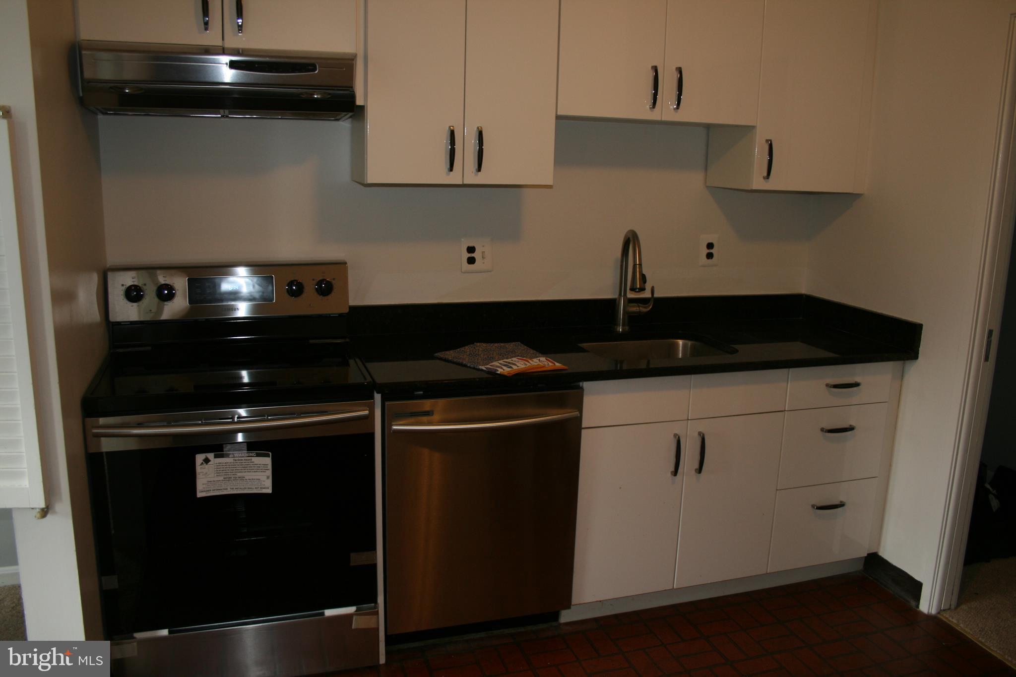 HAWTHORNE VILLAGE - Residential Lease