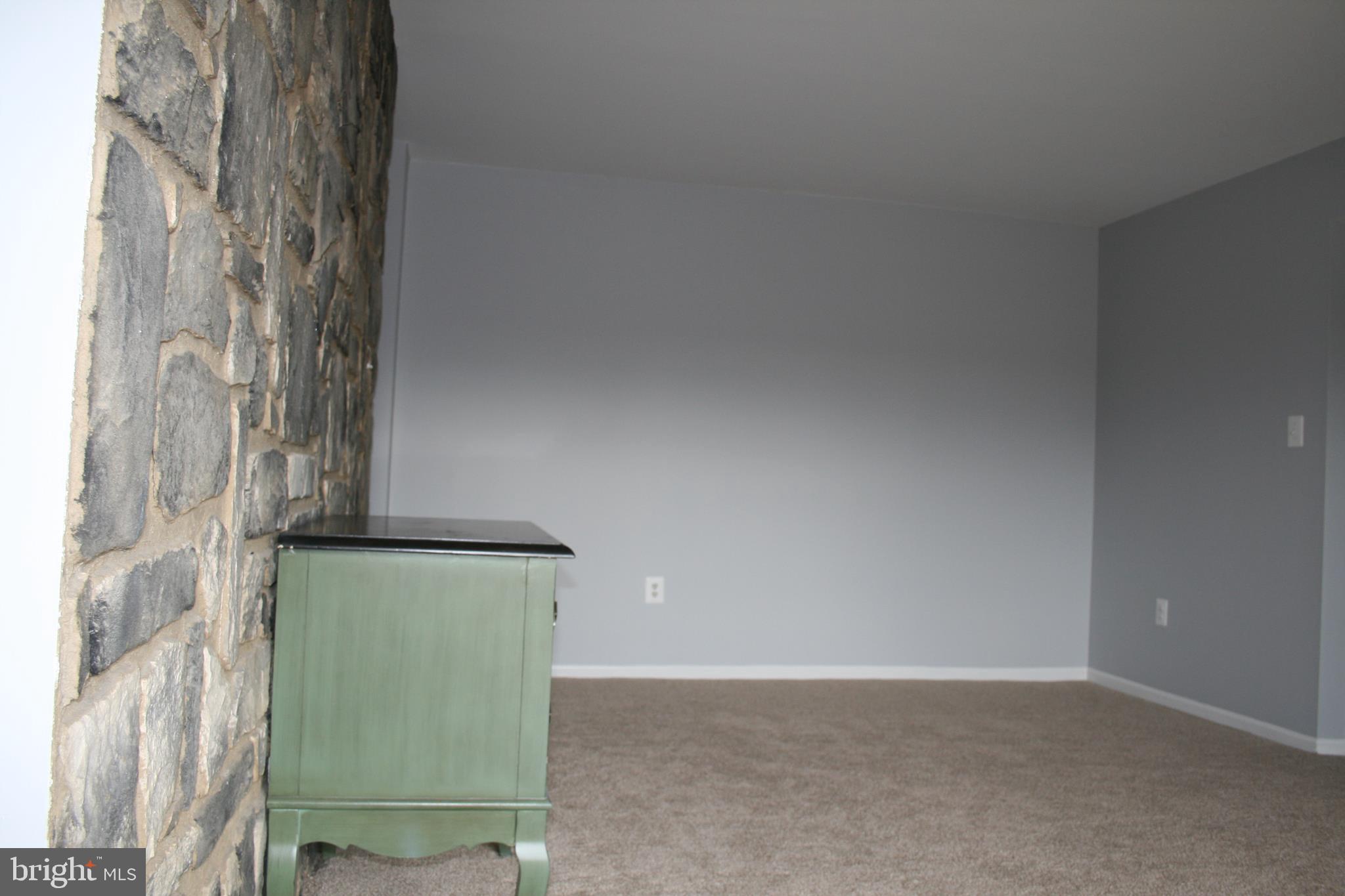 HAWTHORNE VILLAGE - Residential Lease