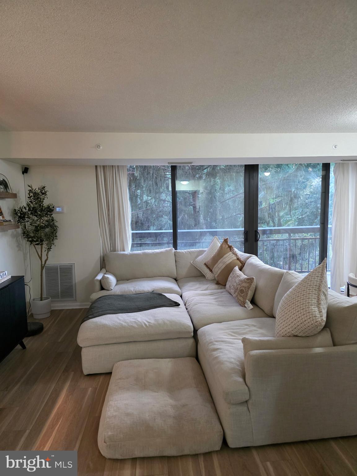 RENAISSANCE AT TYSONS - Residential