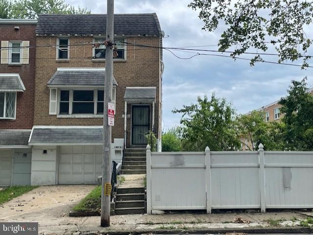 10201 N CANTERBURY ROAD
