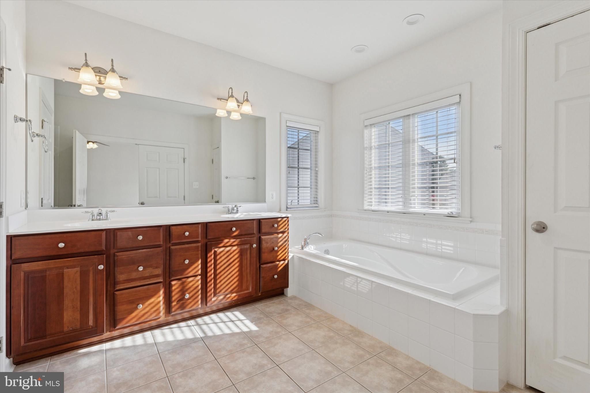 RAVENWOOD - Residential