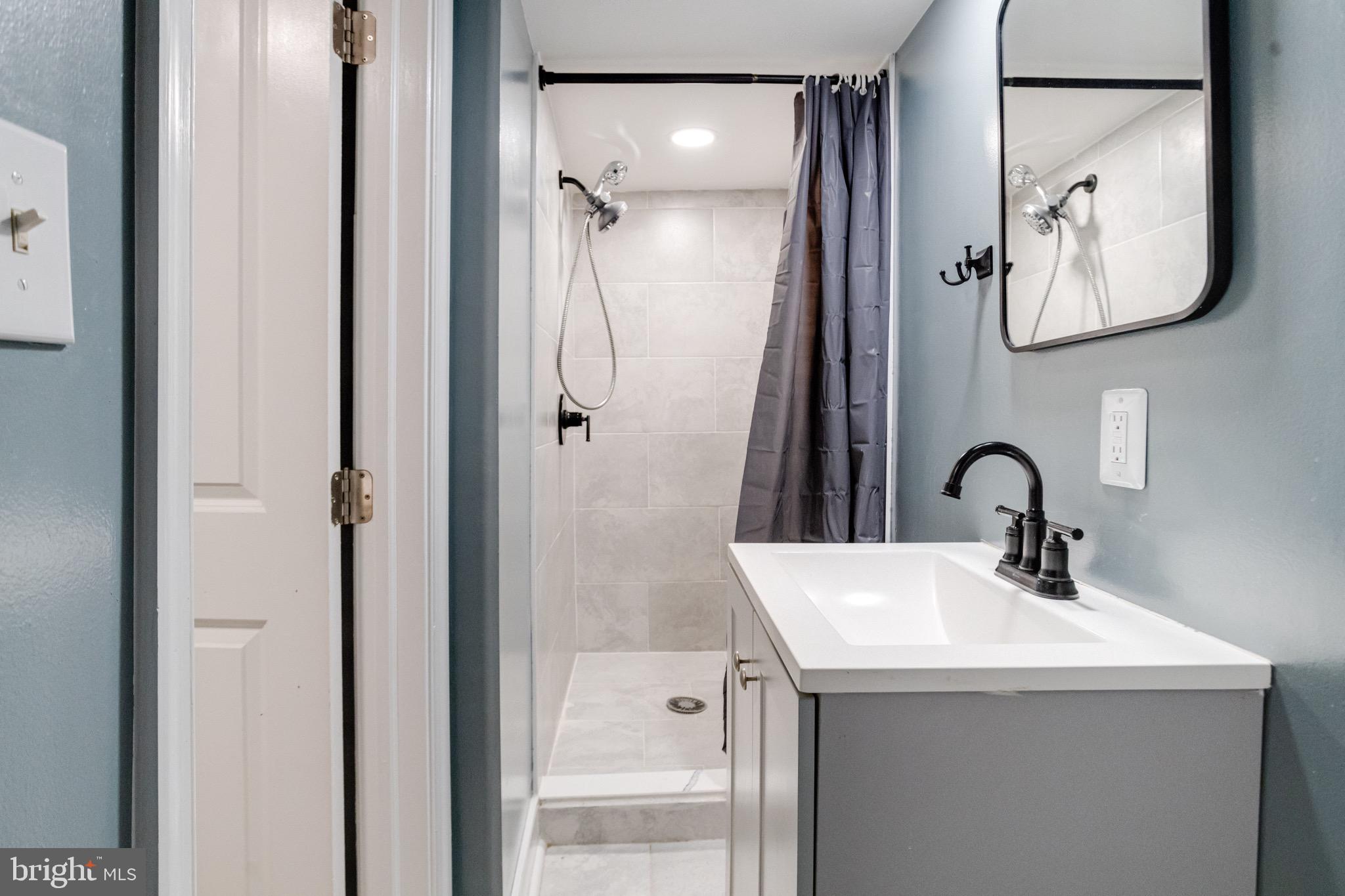 LOGAN VILLAGE - Residential