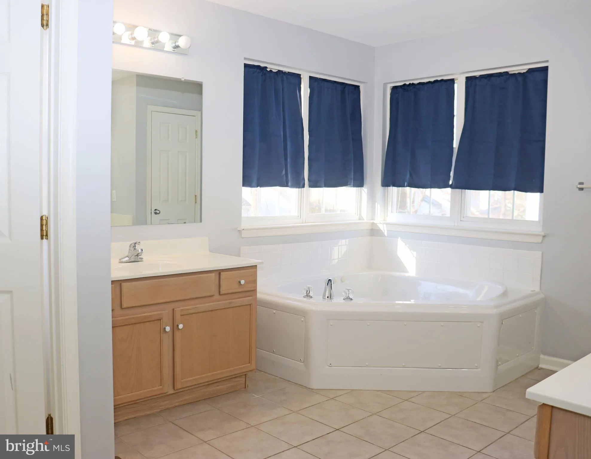 Bear, Delaware 19701, United States, 4 Bedrooms Bedrooms, ,3 BathroomsBathrooms,Residential,Pending,81924