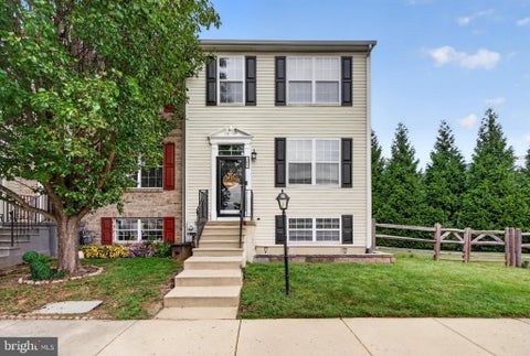 Townhouse For Sale - 165 Versailles Court<br/> NEWARK, DE 19702