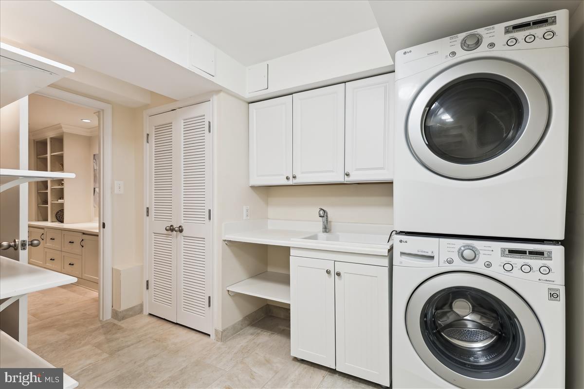 WESTMORELAND SQUARE - Residential