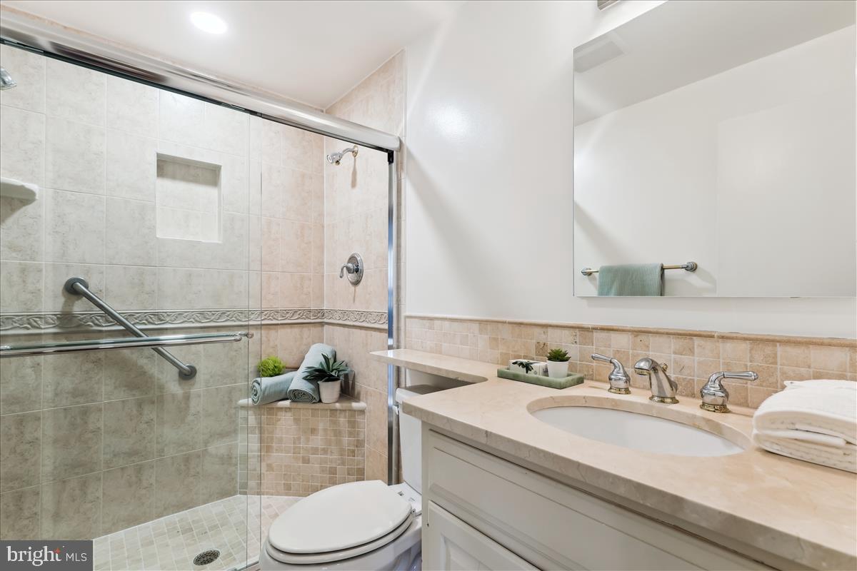 WESTMORELAND SQUARE - Residential