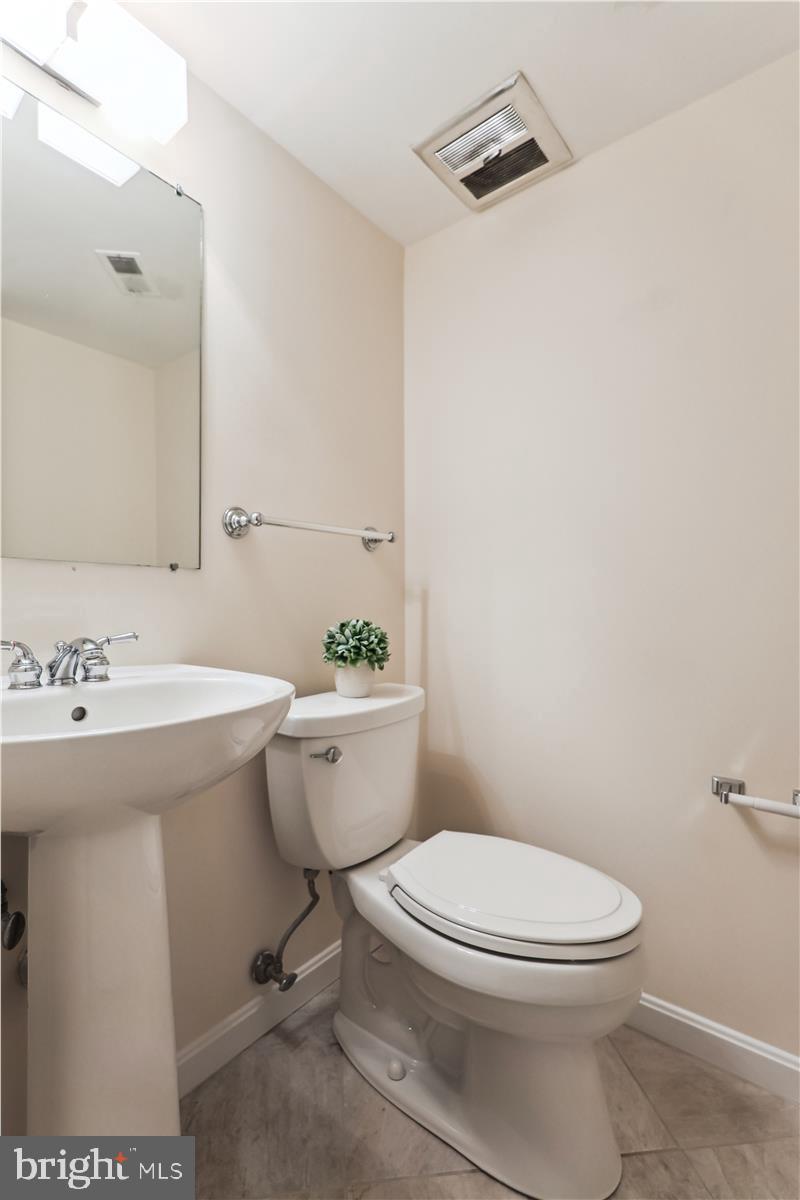 WESTMORELAND SQUARE - Residential