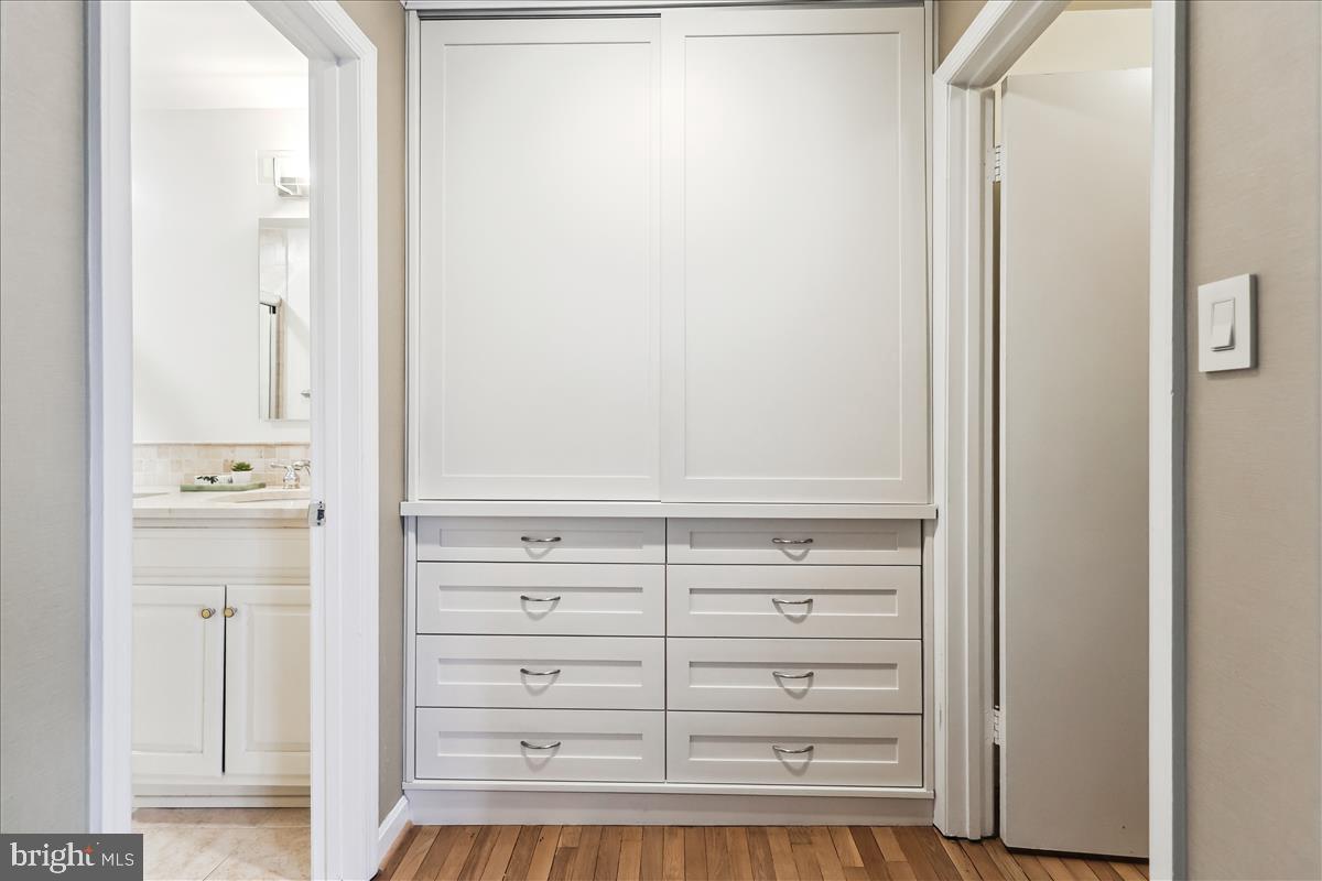 WESTMORELAND SQUARE - Residential