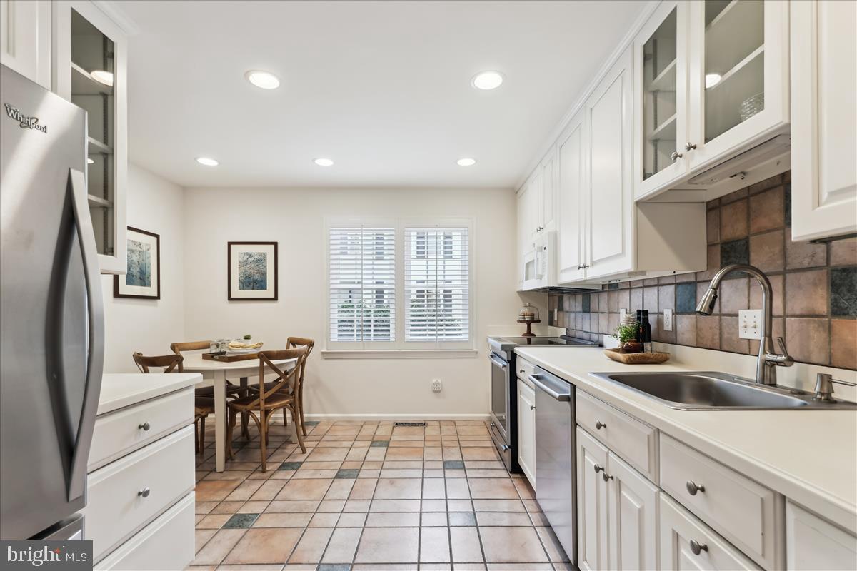 WESTMORELAND SQUARE - Residential