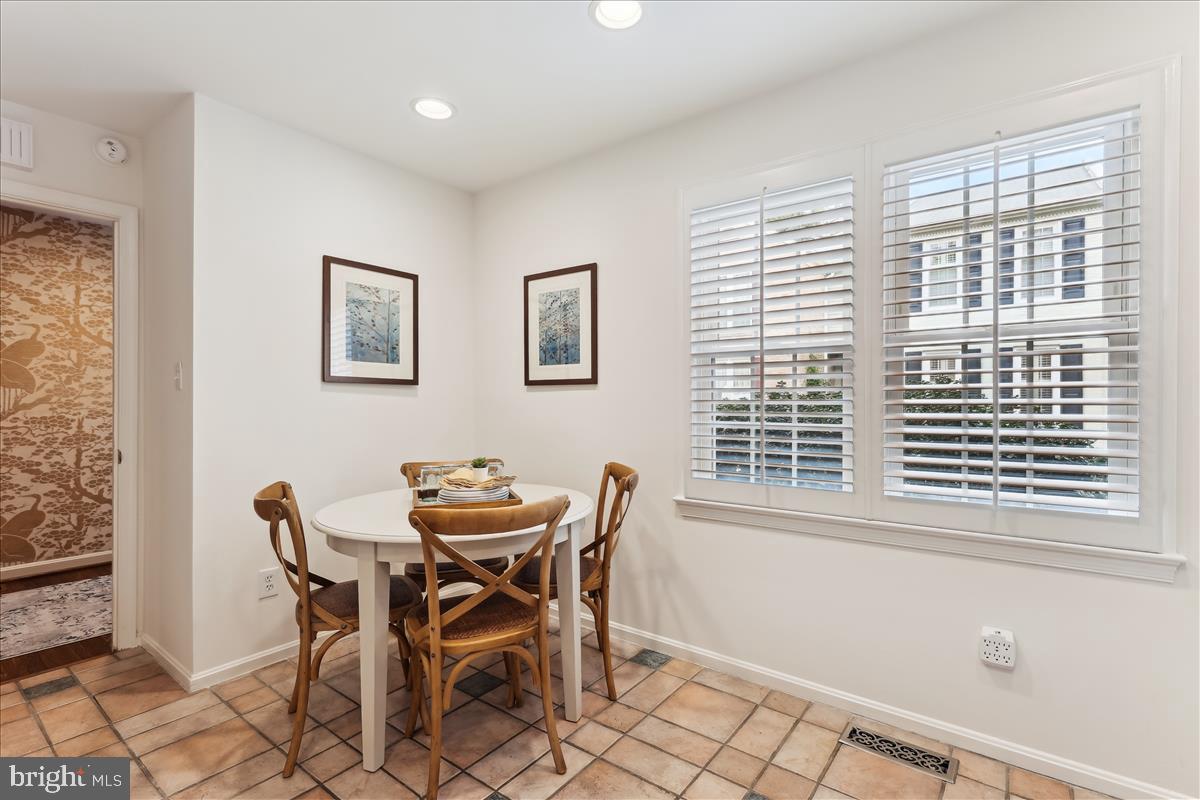 WESTMORELAND SQUARE - Residential