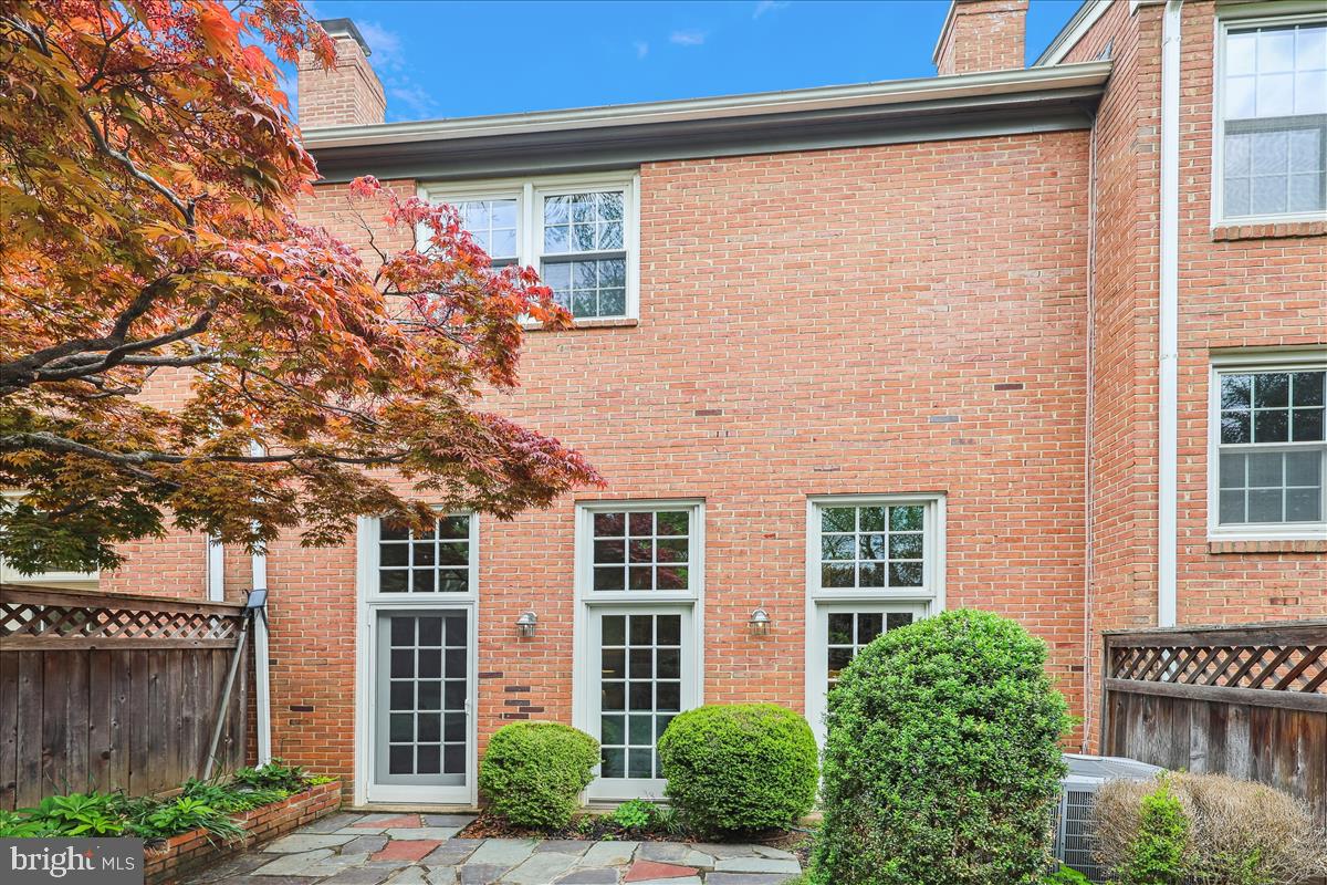 WESTMORELAND SQUARE - Residential