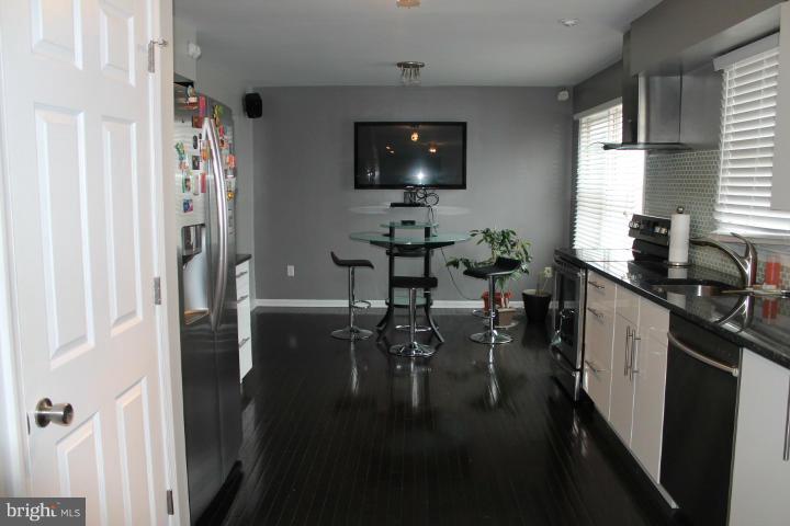 SHERATON HILLS EAST - Residential