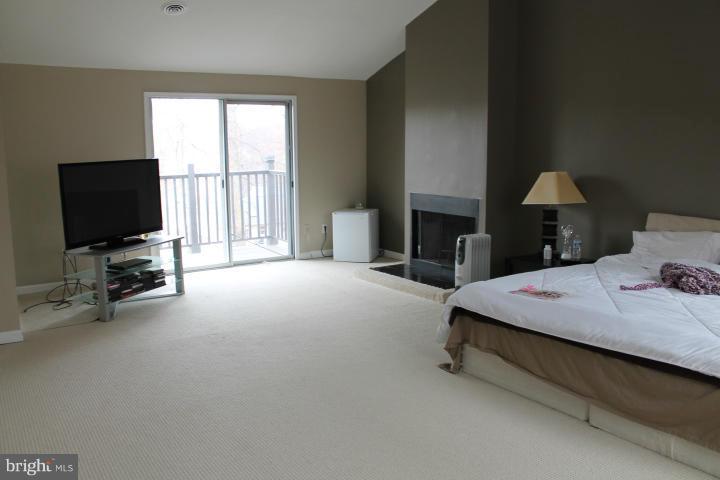 SHERATON HILLS EAST - Residential