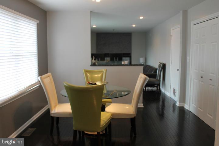 SHERATON HILLS EAST - Residential