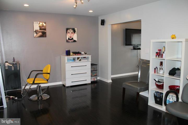 SHERATON HILLS EAST - Residential