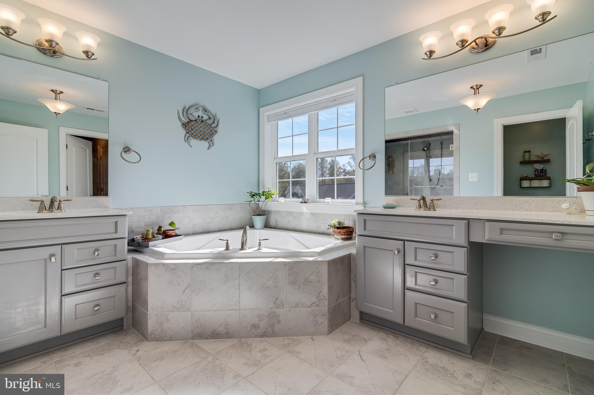 OAKLAND HALL - Residential