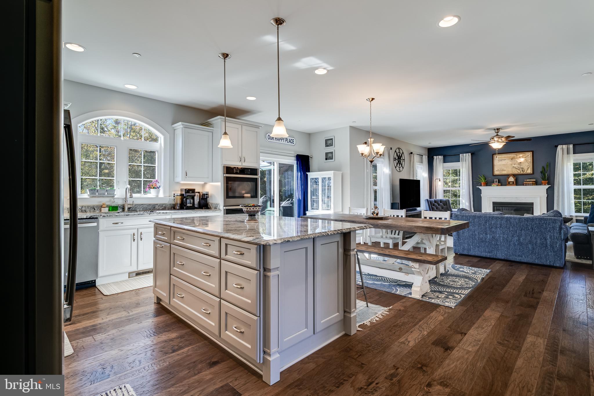 OAKLAND HALL - Residential