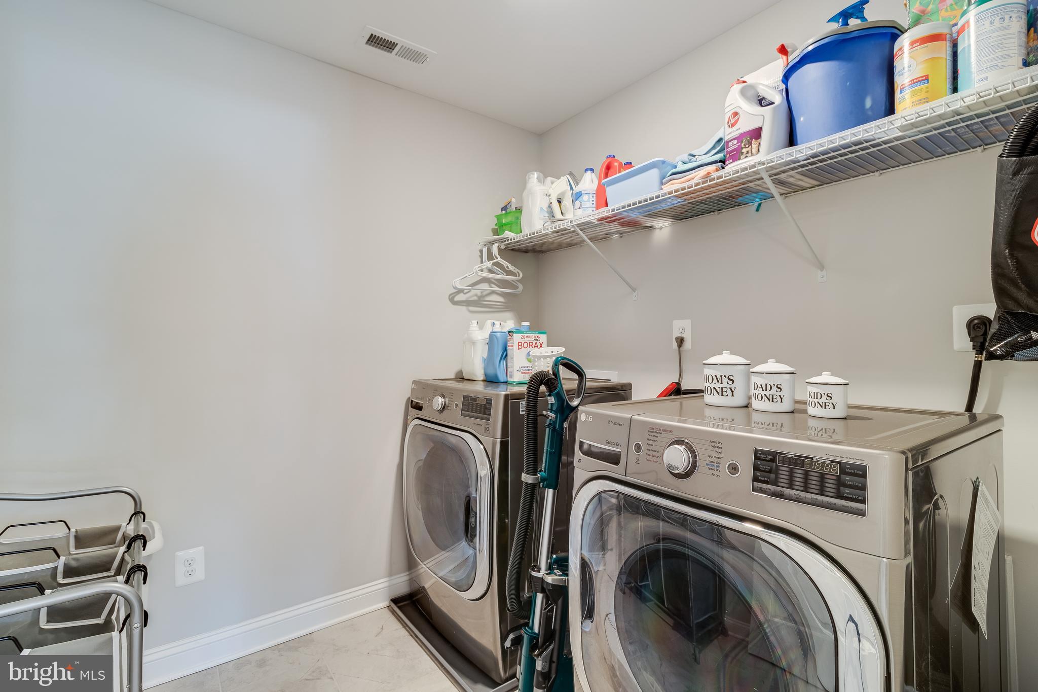 OAKLAND HALL - Residential