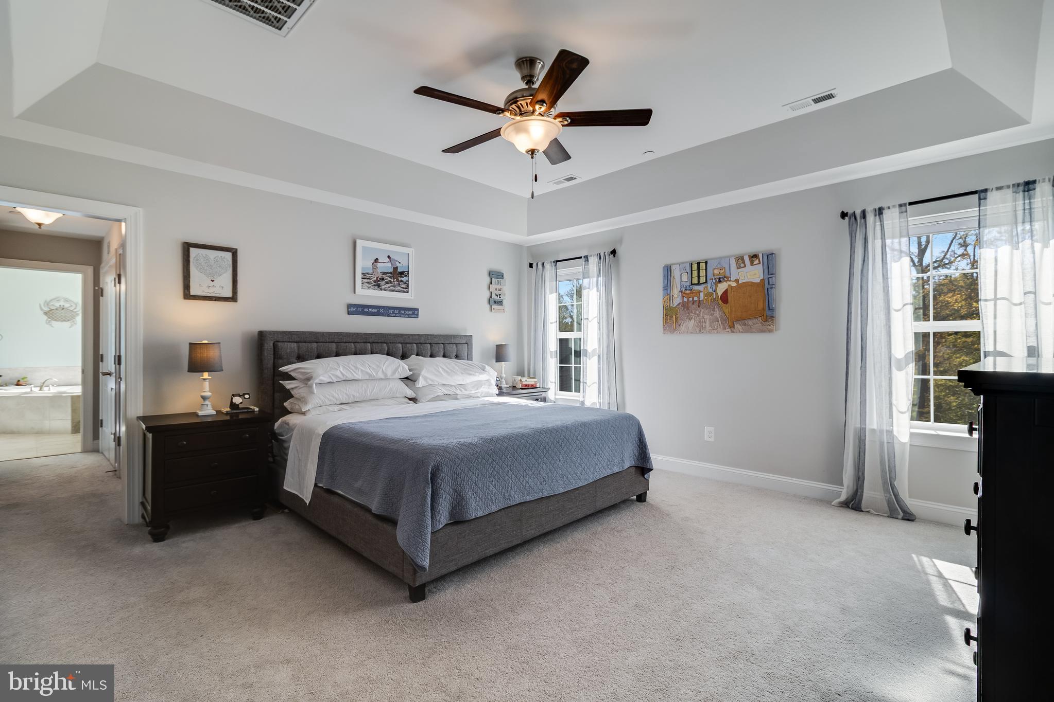 OAKLAND HALL - Residential