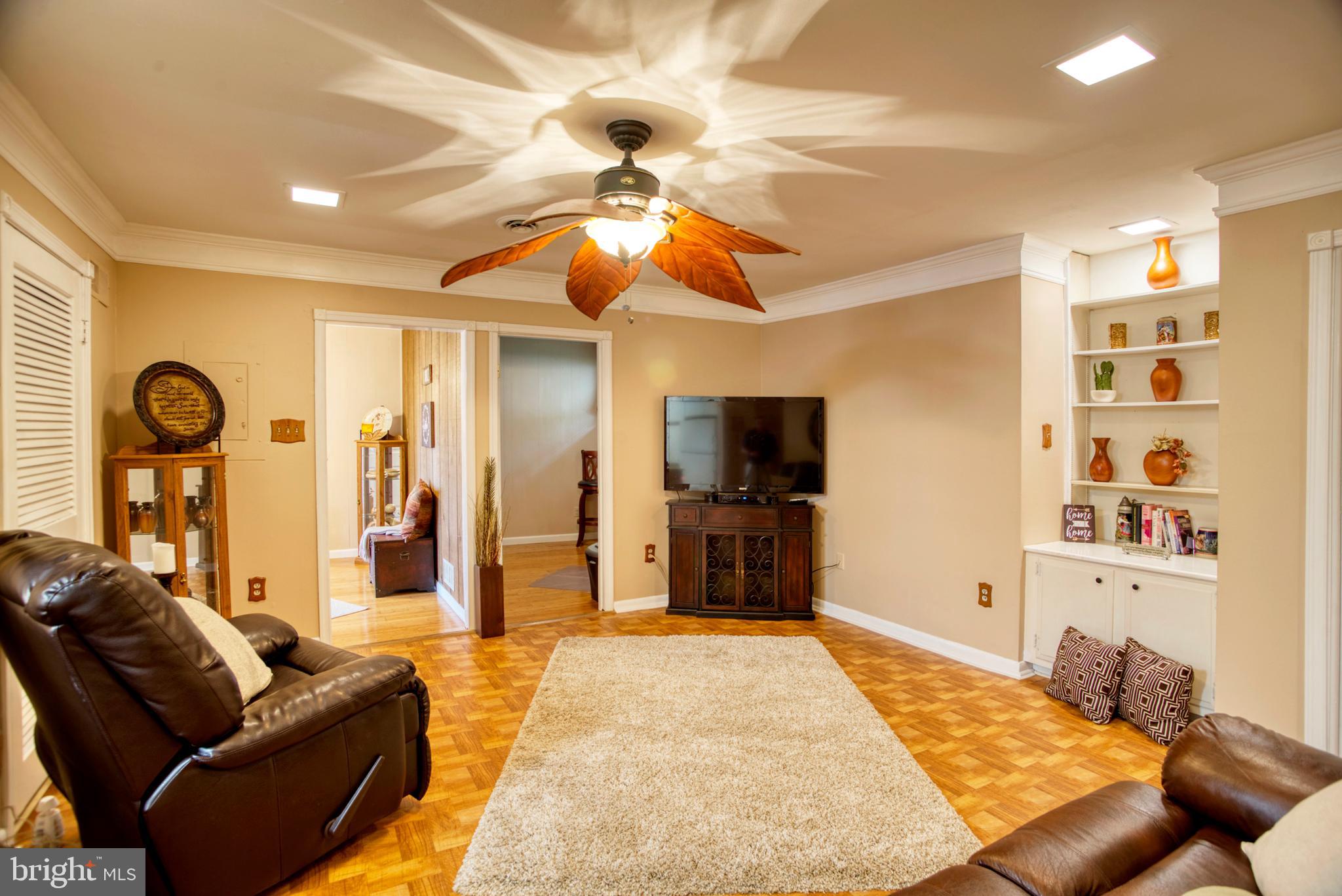 COUNTRY CLUB SOUTH - Residential