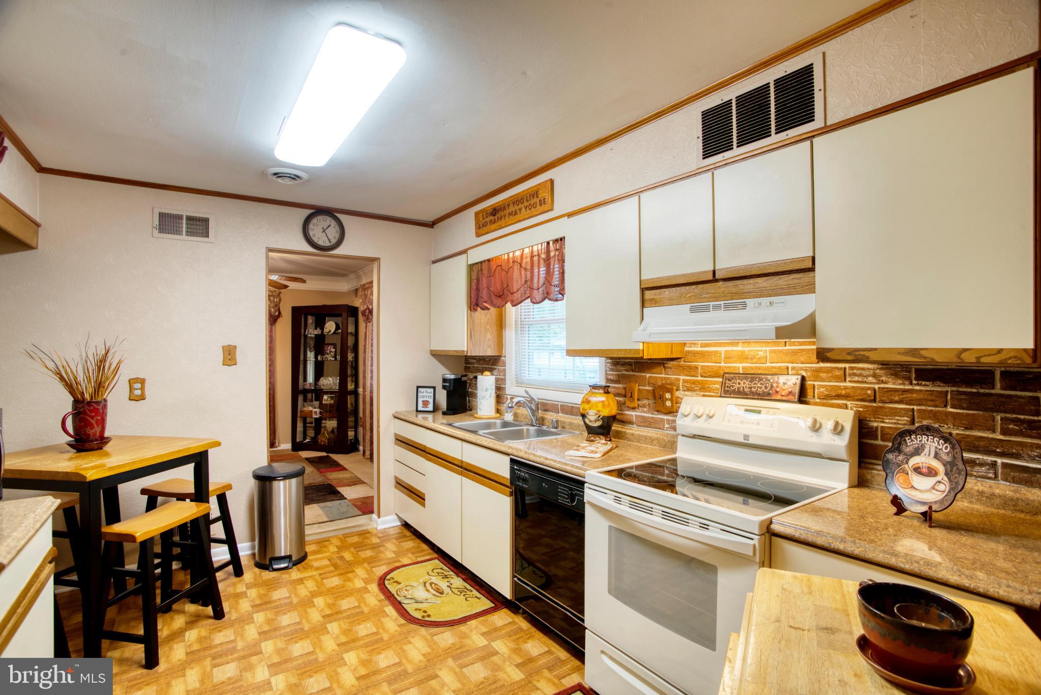 COUNTRY CLUB SOUTH - Residential