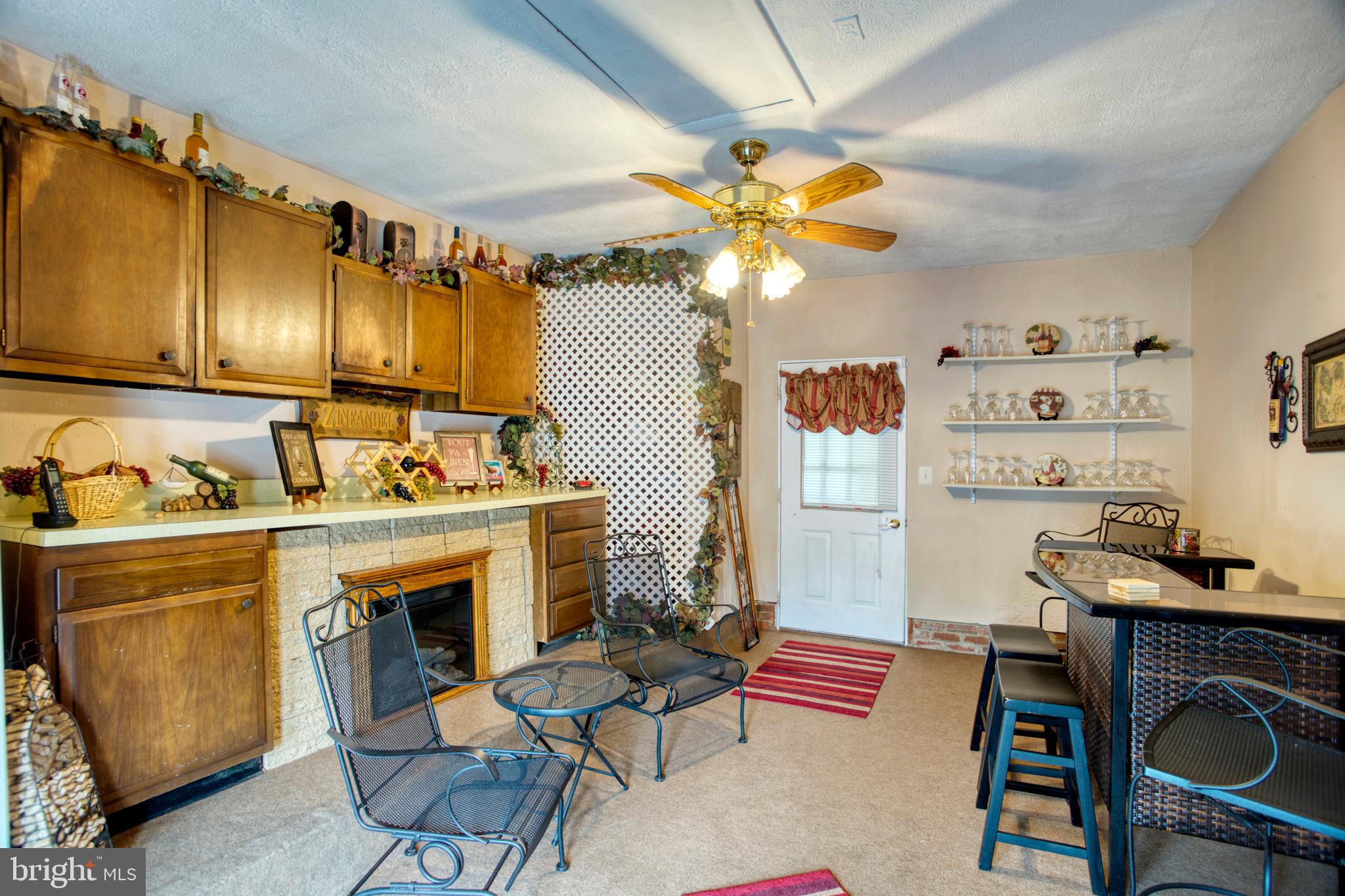 COUNTRY CLUB SOUTH - Residential