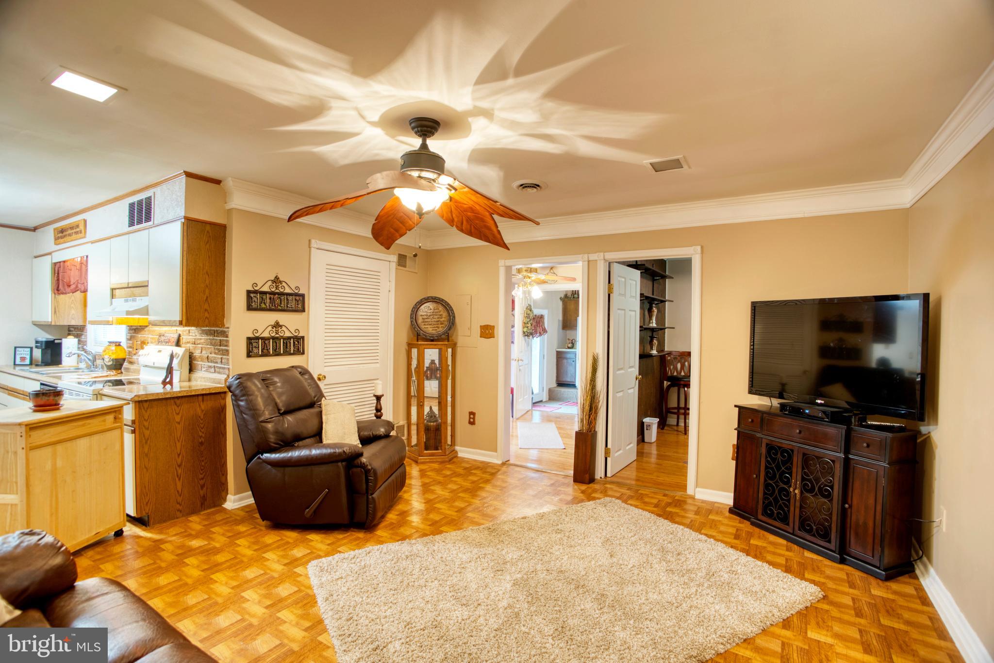 COUNTRY CLUB SOUTH - Residential