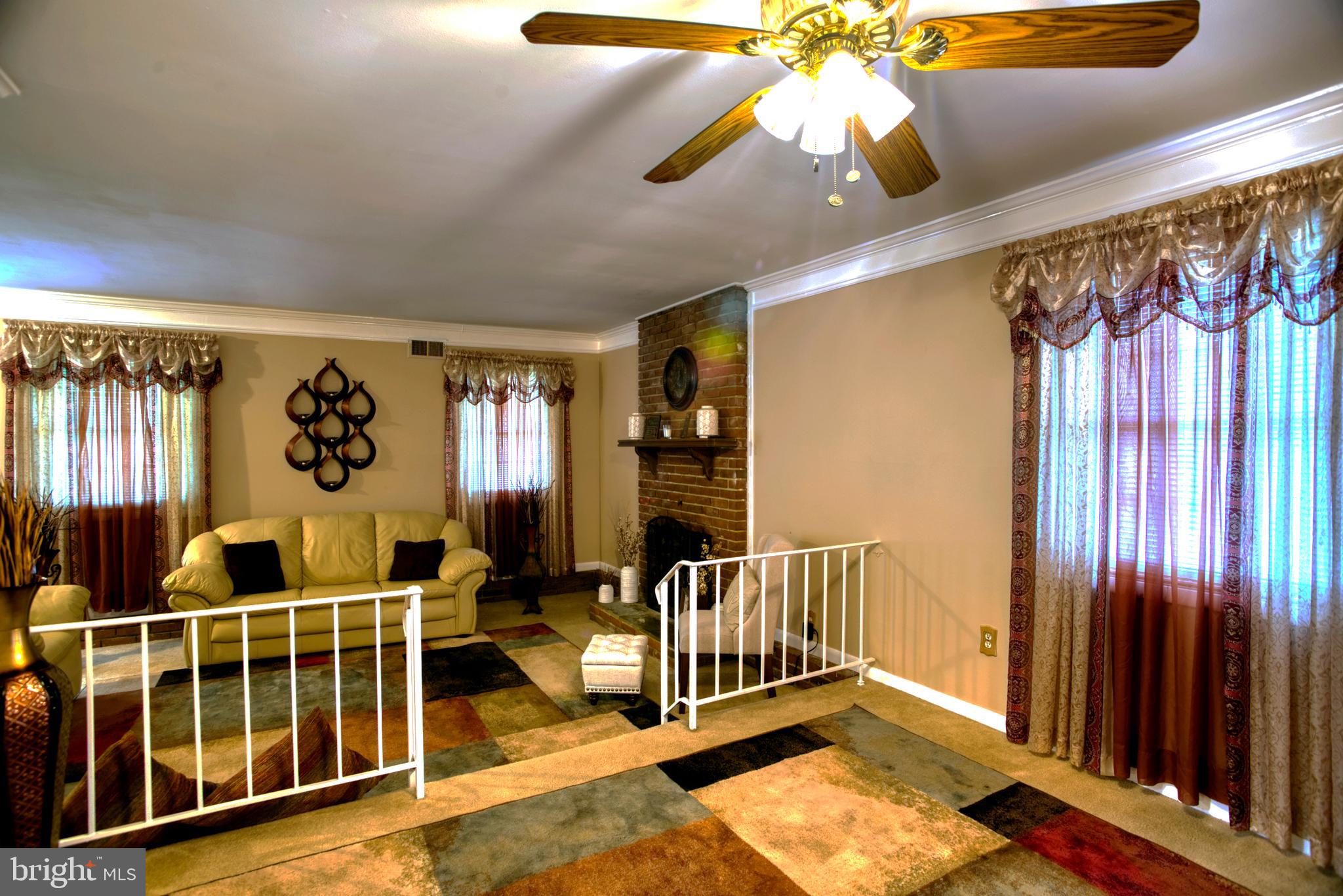 COUNTRY CLUB SOUTH - Residential