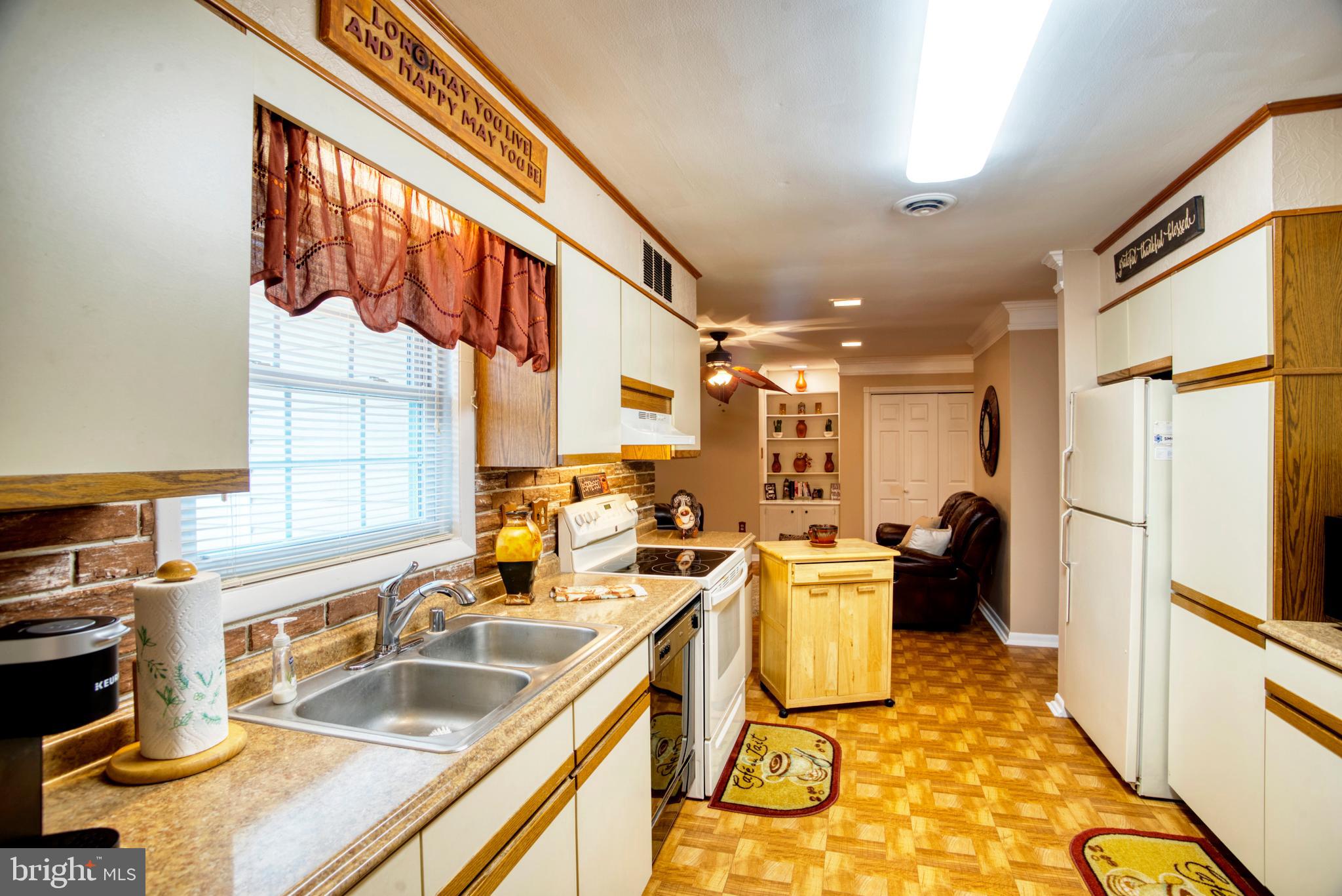 COUNTRY CLUB SOUTH - Residential