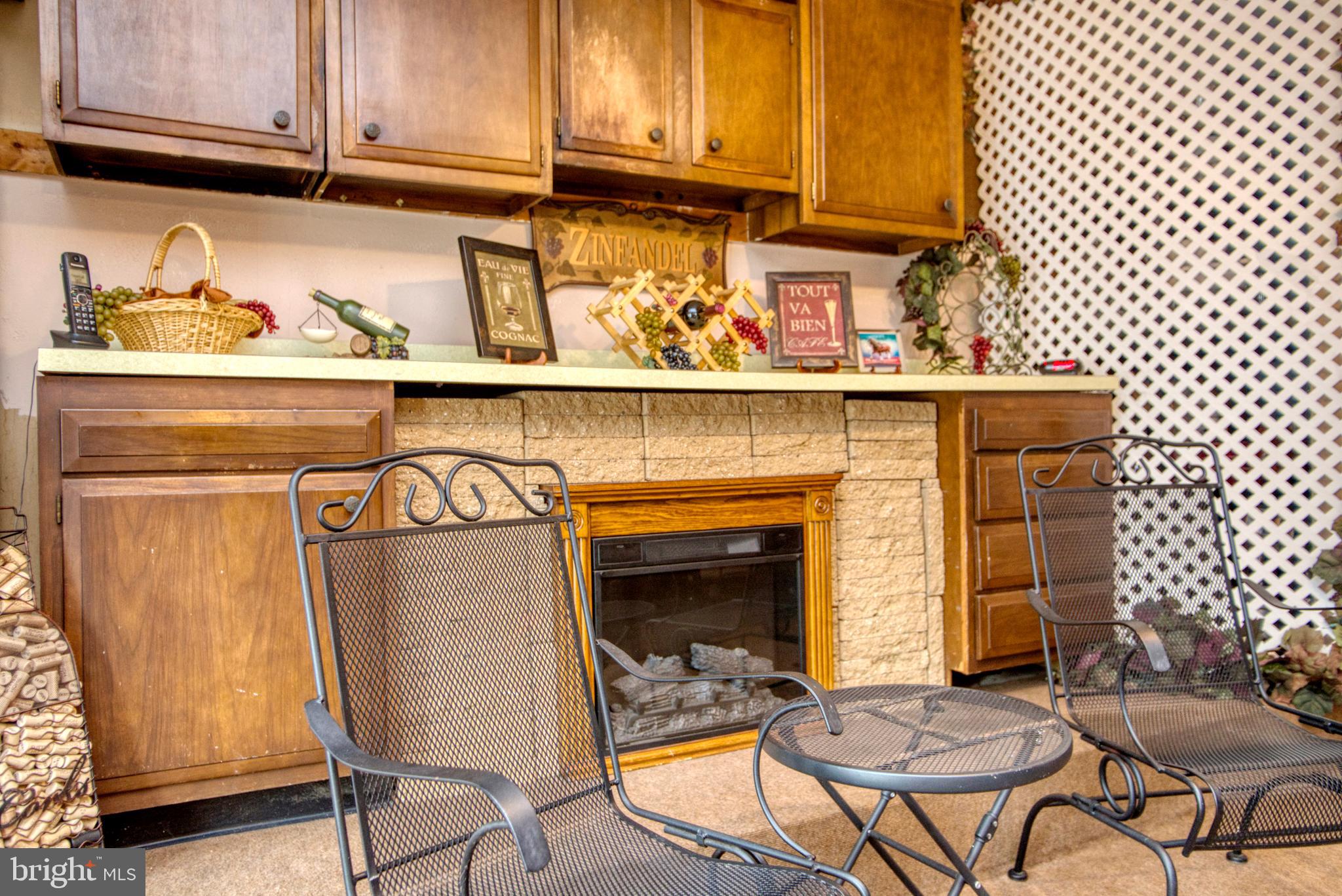 COUNTRY CLUB SOUTH - Residential