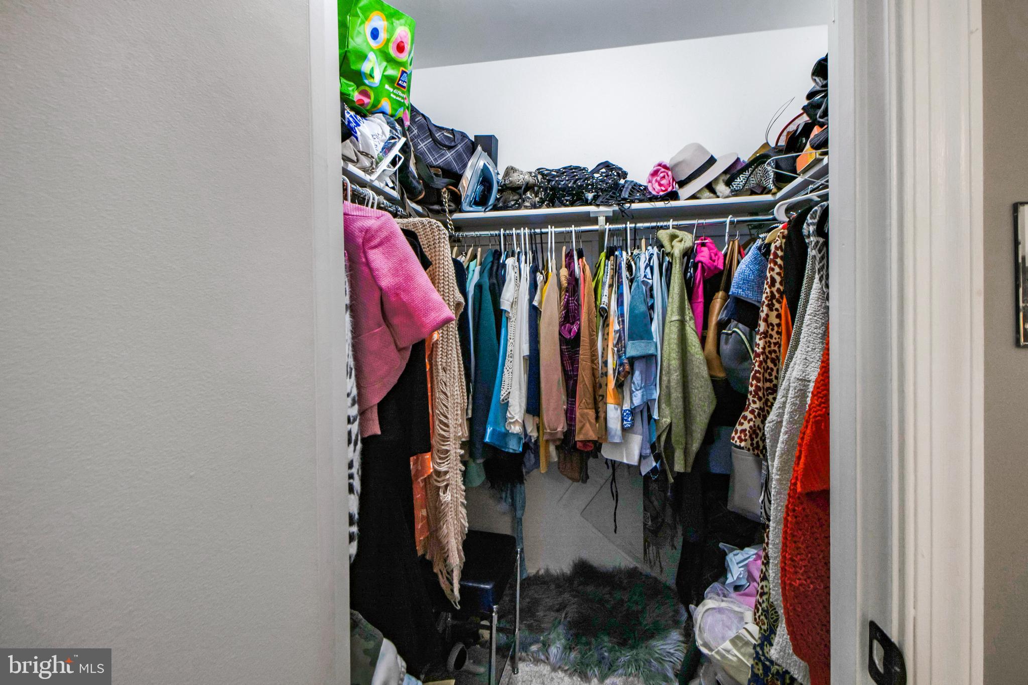 LAYHILL SQUARE - Residential Lease