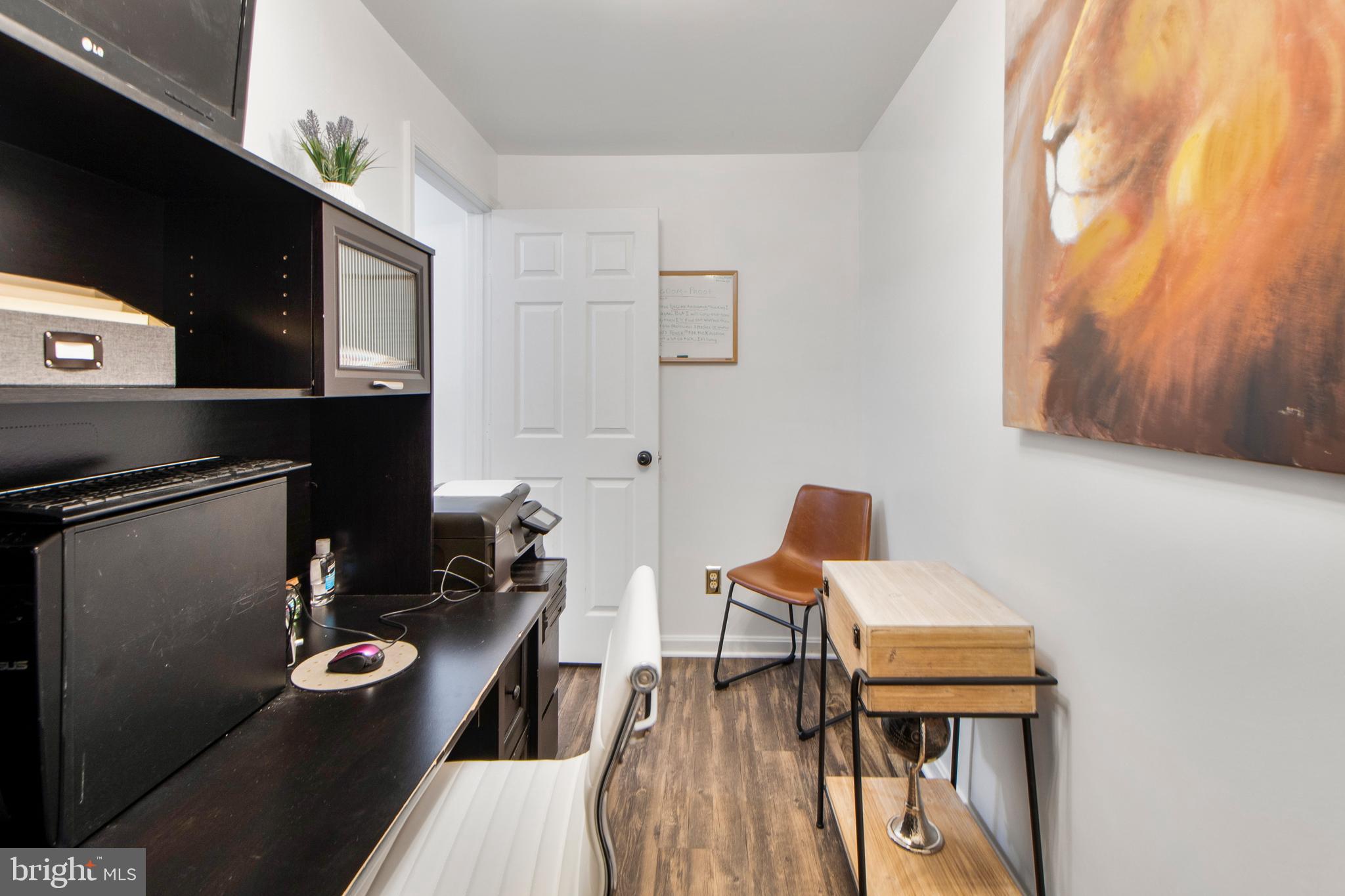 LAYHILL SQUARE - Residential Lease