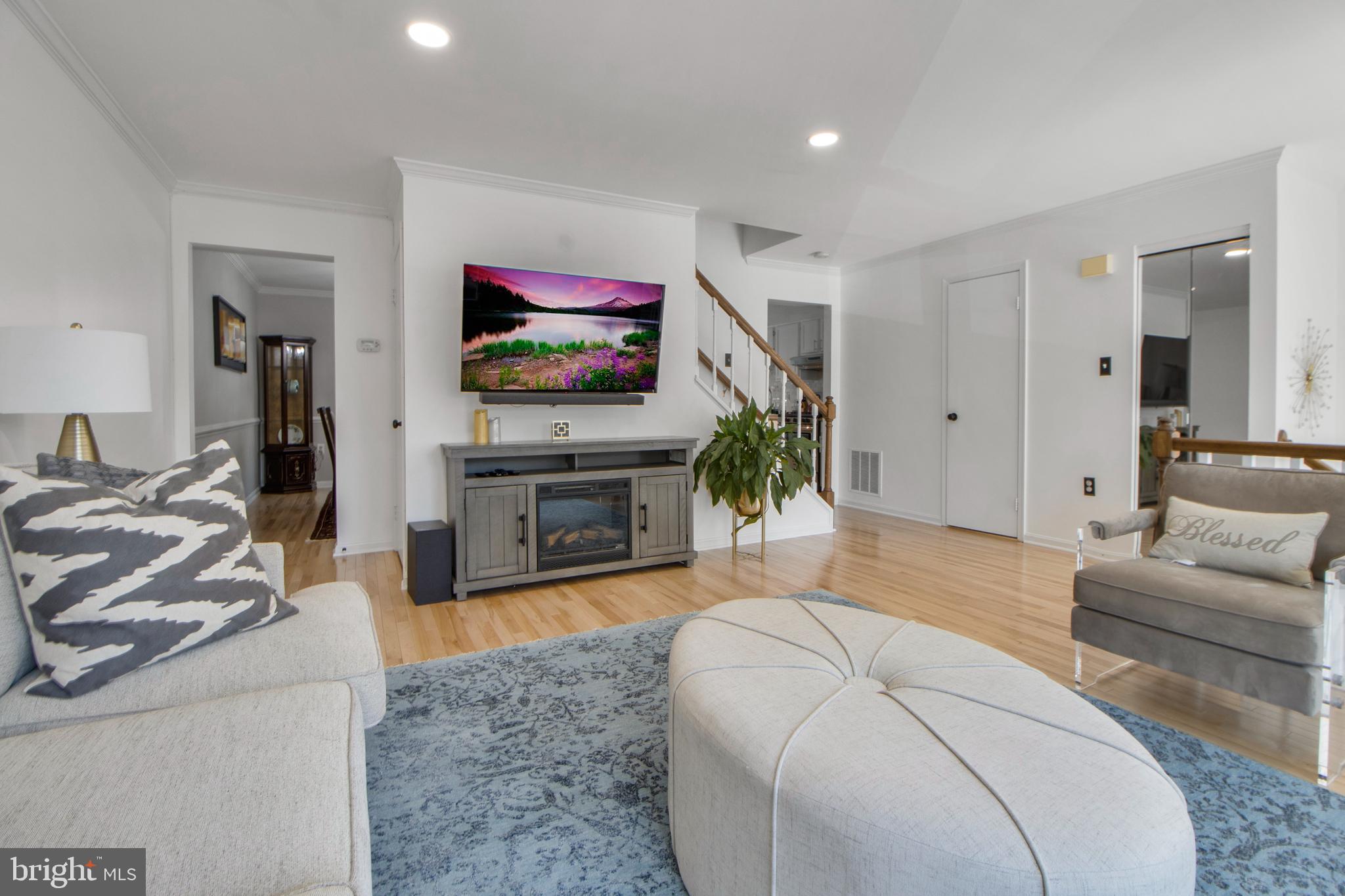 LAYHILL SQUARE - Residential Lease