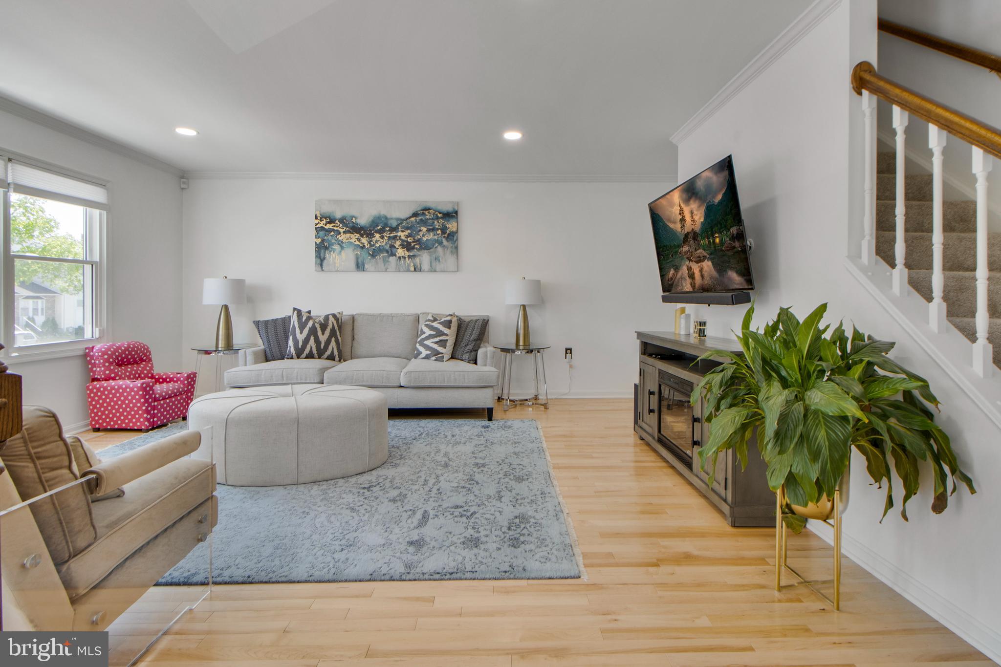 LAYHILL SQUARE - Residential Lease