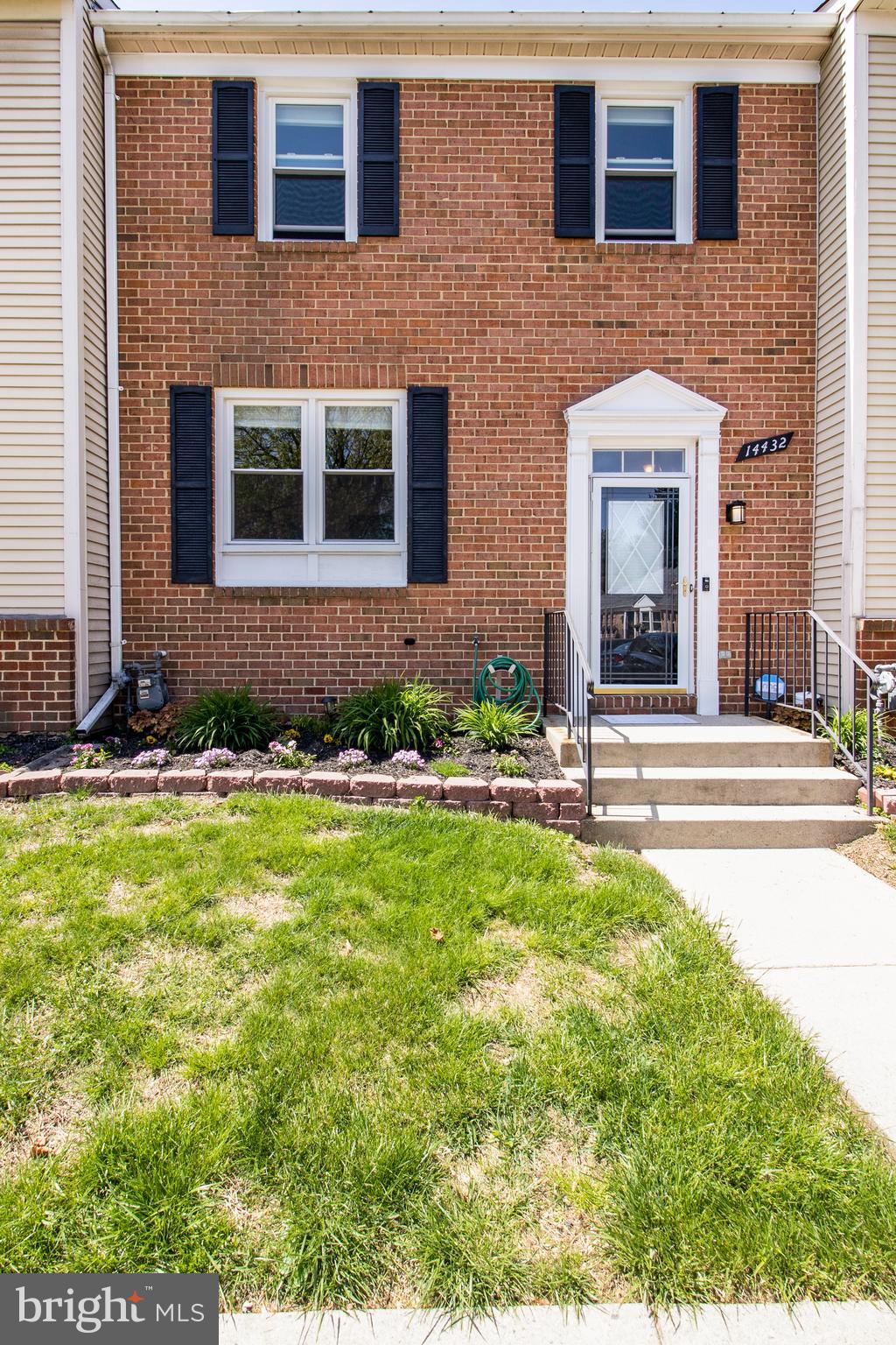 LAYHILL SQUARE - Residential Lease