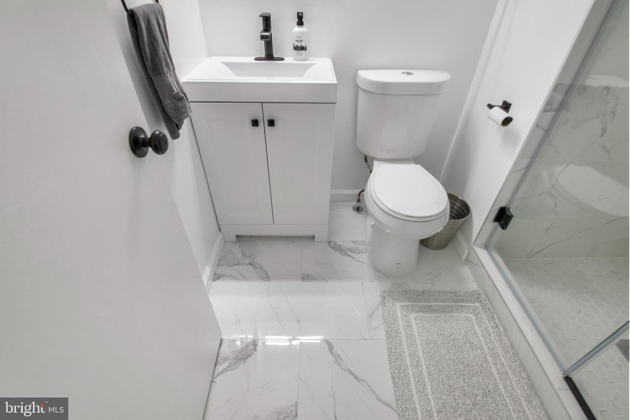 LAYHILL SQUARE - Residential Lease