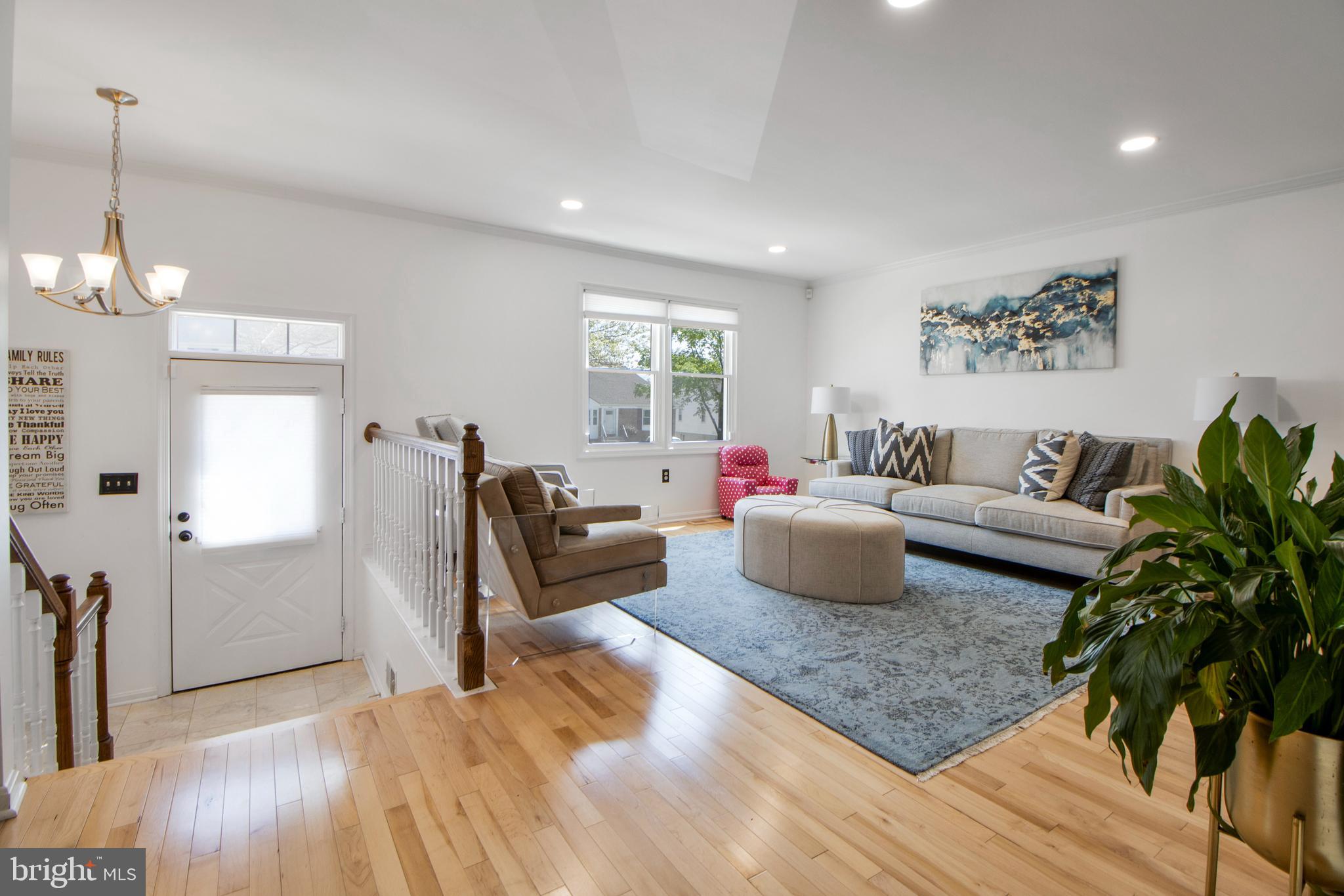 LAYHILL SQUARE - Residential Lease