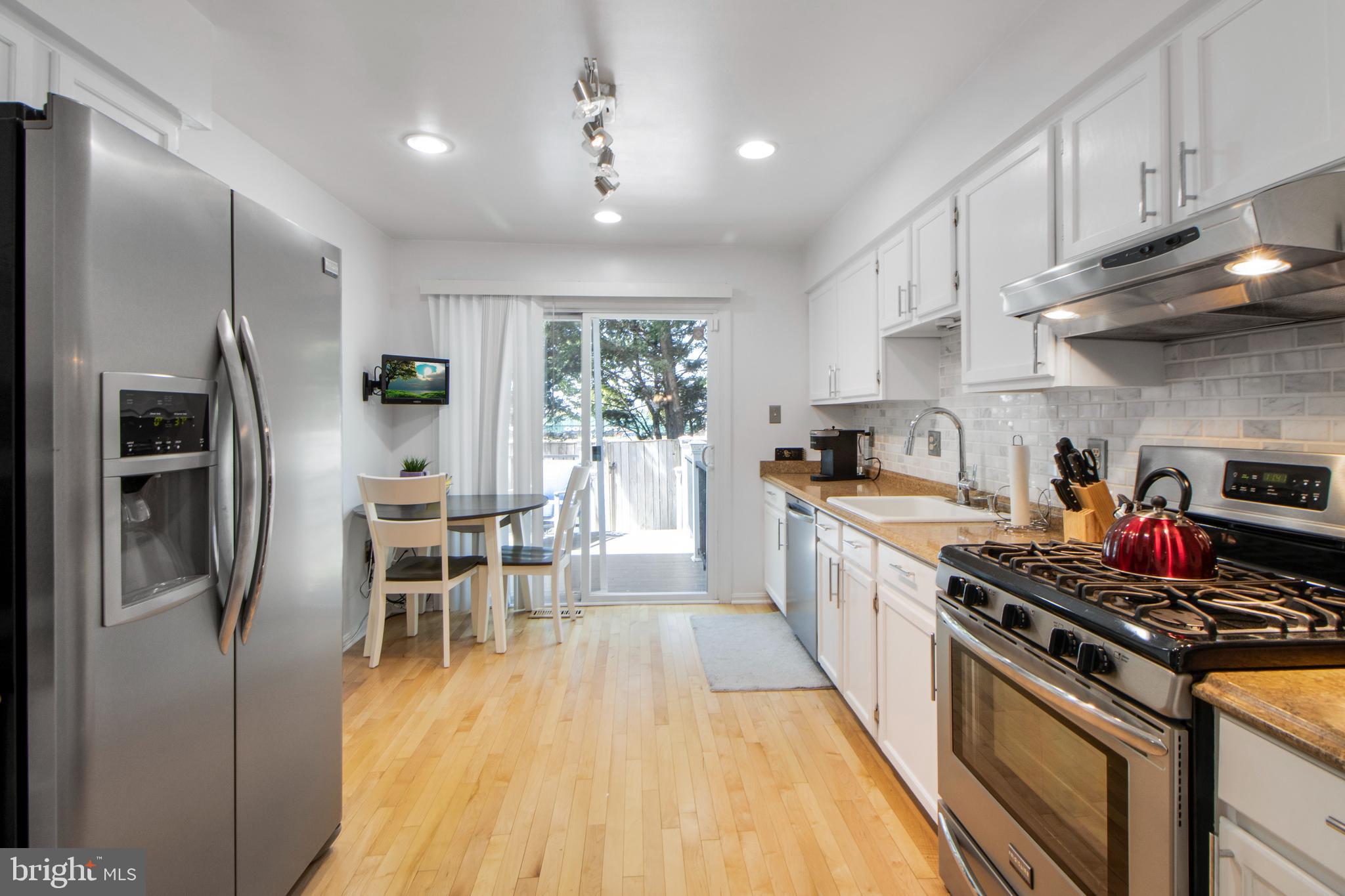 LAYHILL SQUARE - Residential Lease