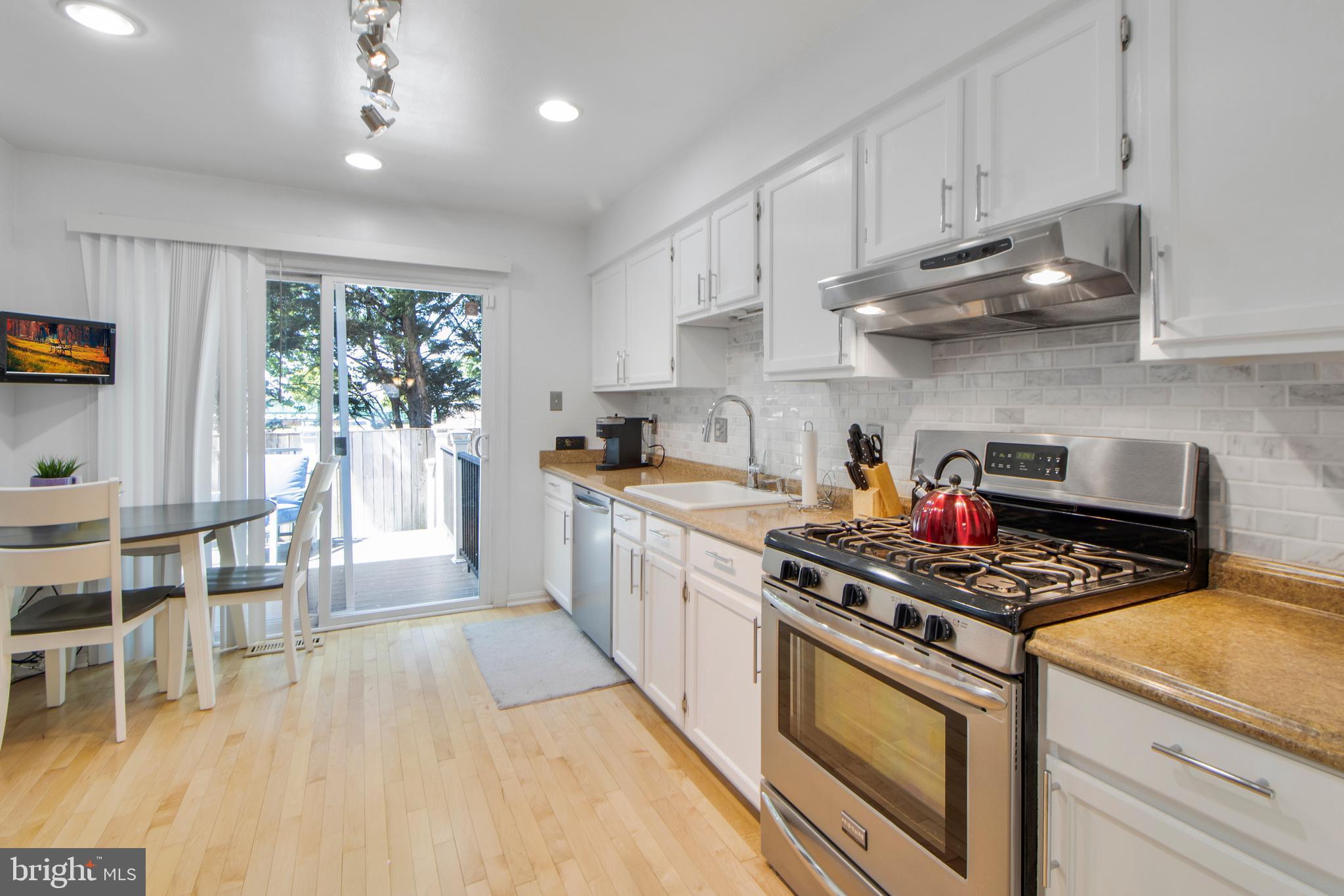 LAYHILL SQUARE - Residential Lease