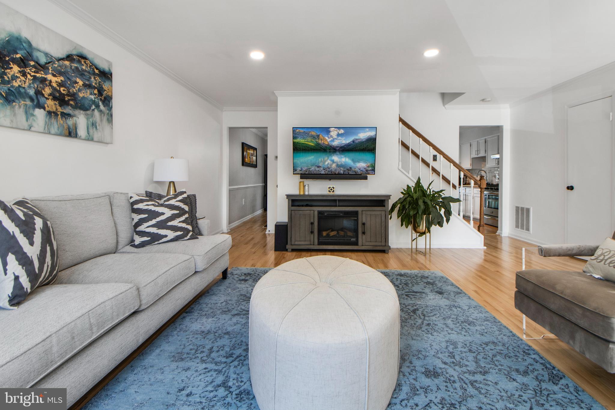 LAYHILL SQUARE - Residential Lease