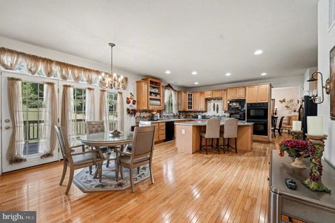 Apartment For Sale - 3320 Mccorkle Court<br/> TRIANGLE, VA 22172