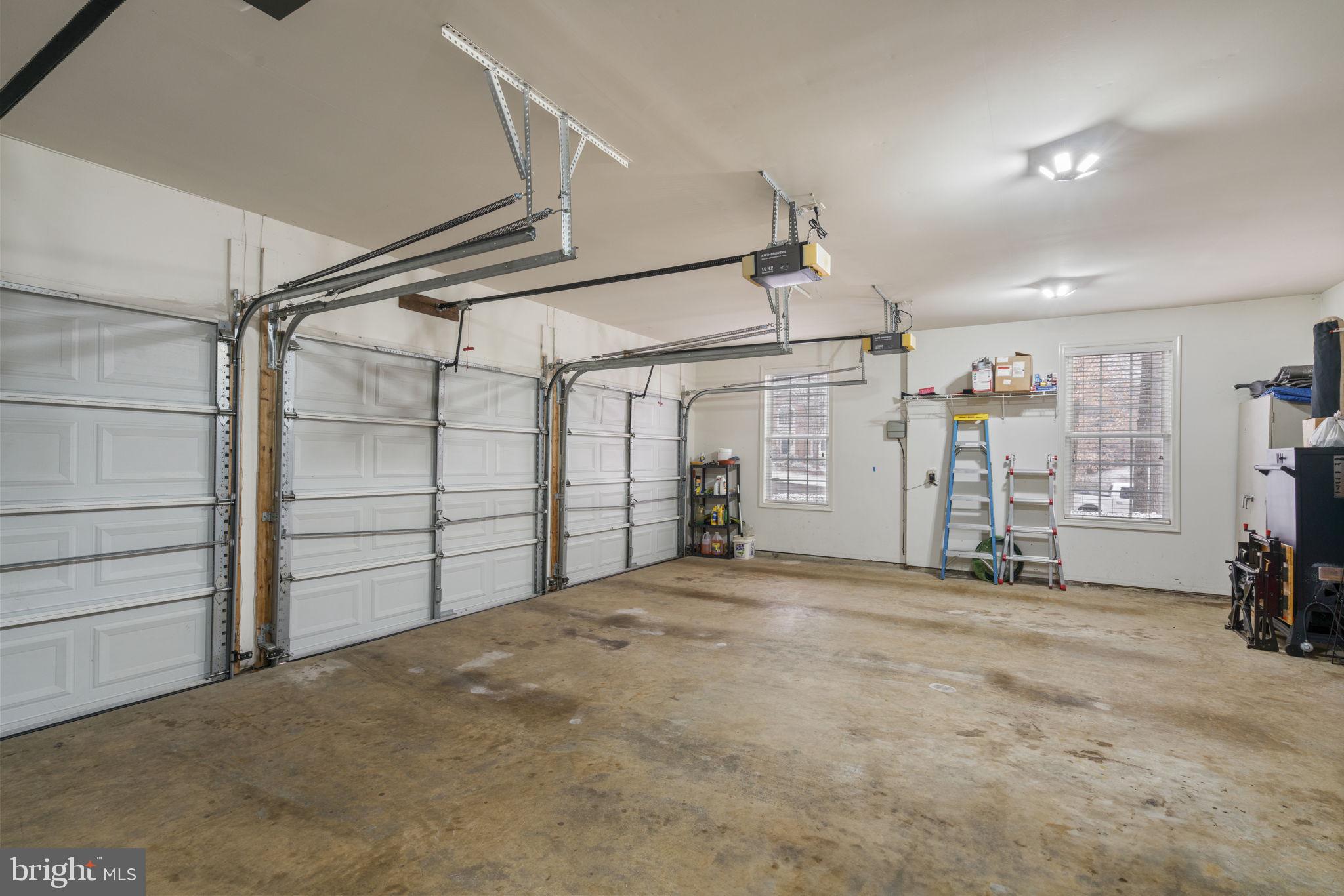 MEADOWBROOK WOODS - Residential