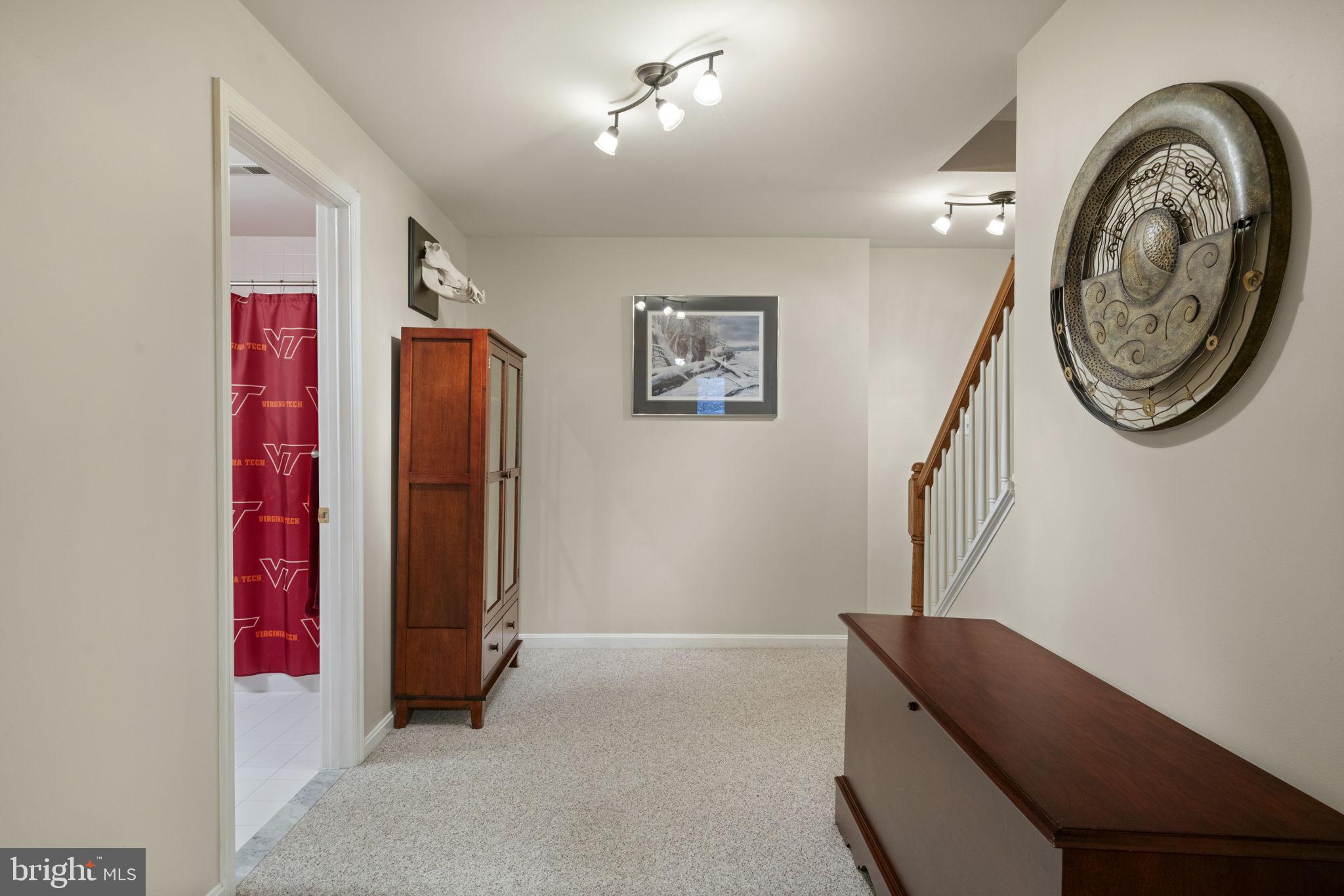 MEADOWBROOK WOODS - Residential