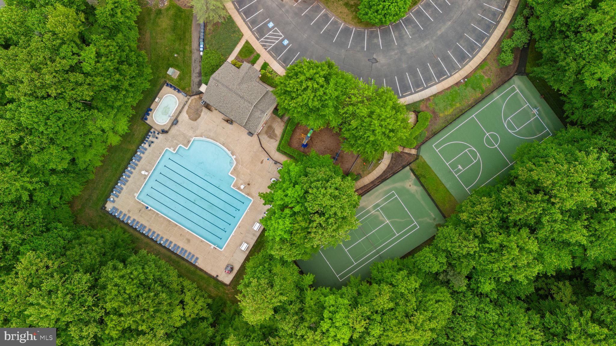 MEADOWBROOK WOODS - Residential