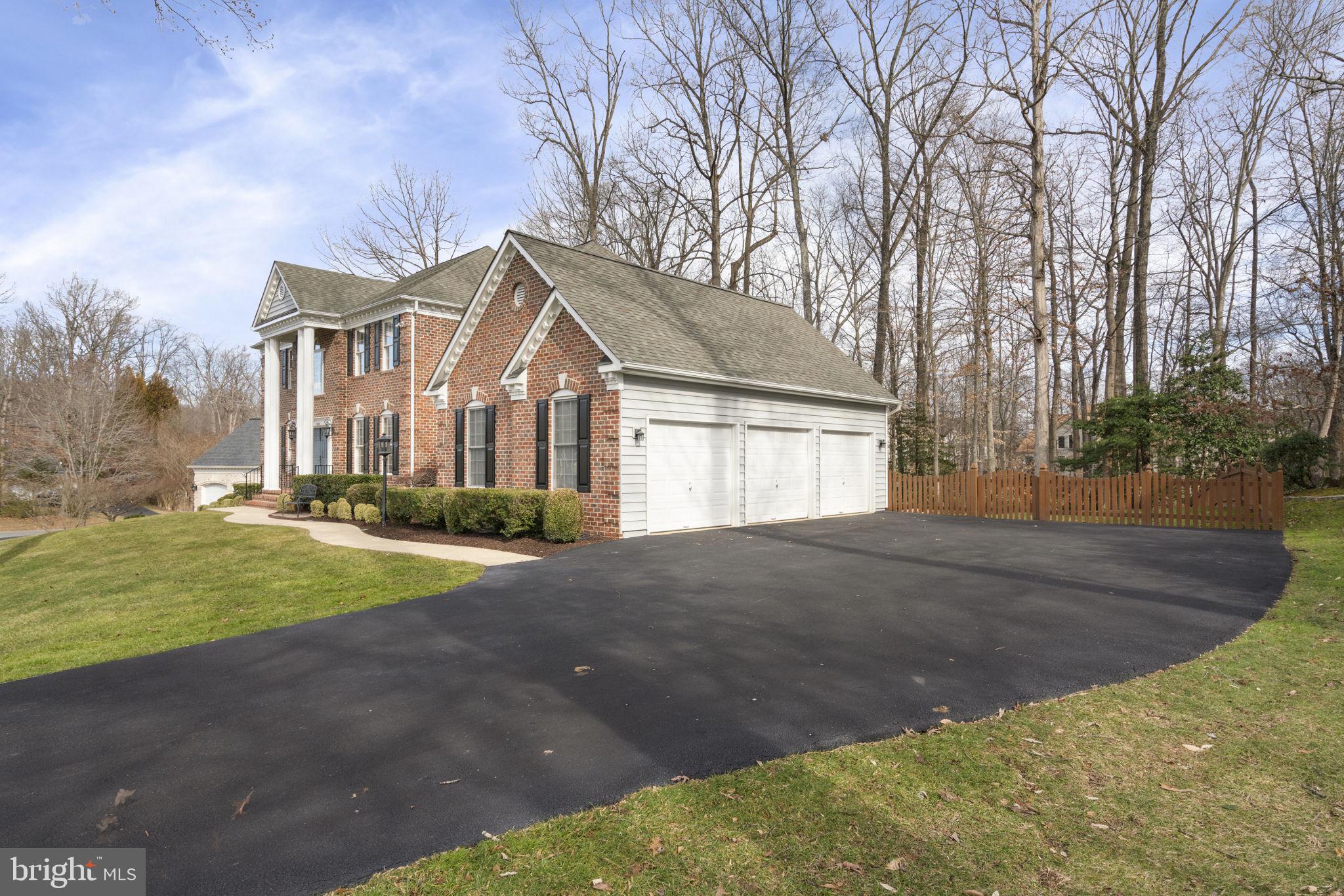 MEADOWBROOK WOODS - Residential