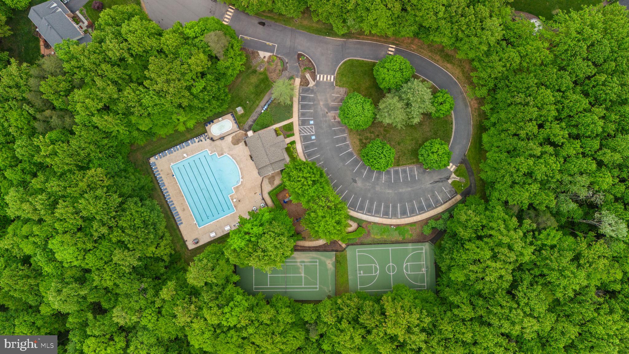 MEADOWBROOK WOODS - Residential