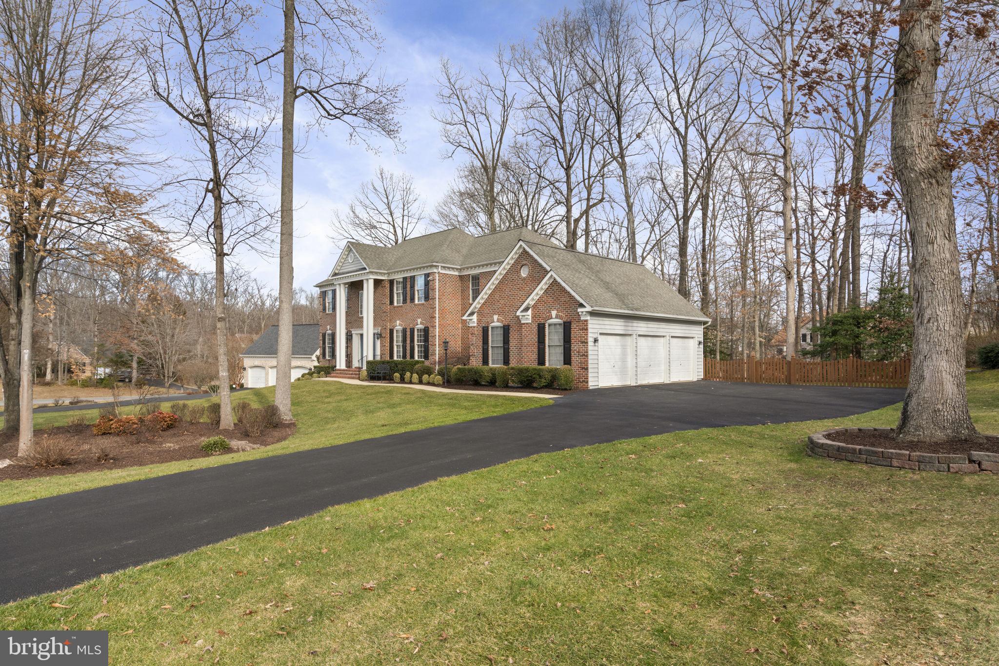 MEADOWBROOK WOODS - Residential