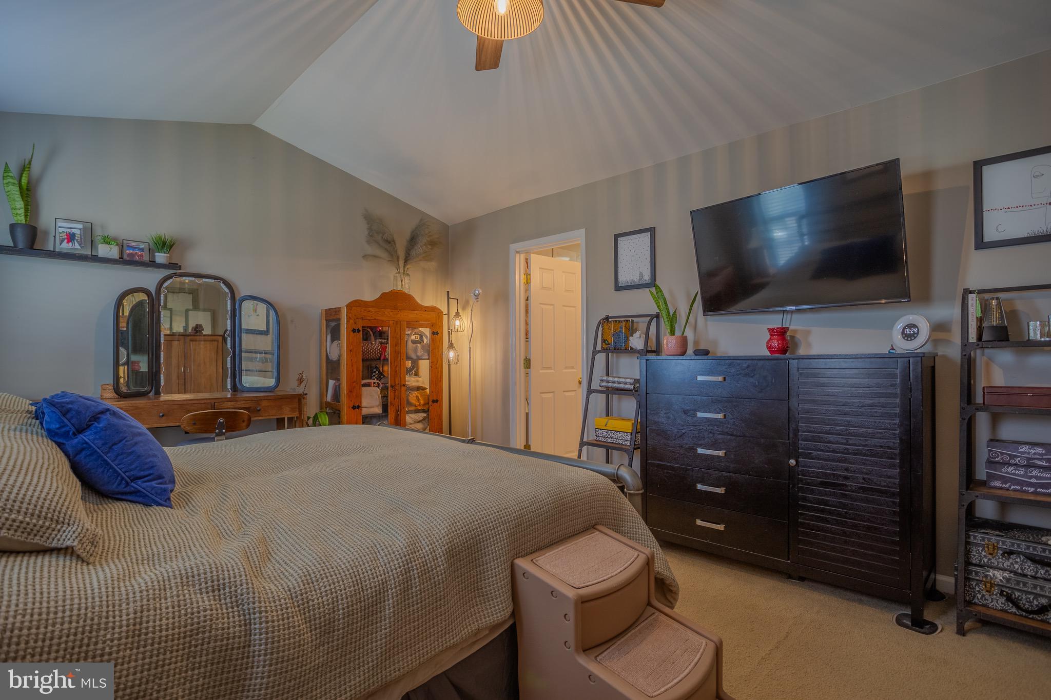 LAUREL RIDGE - Residential